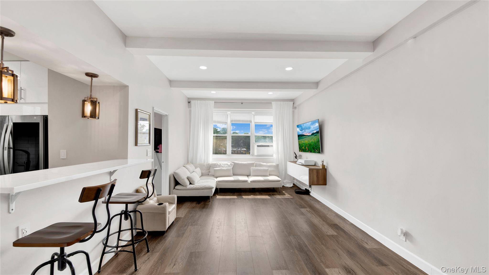 365 Bronx River RD #1F, Yonkers, NY 10704