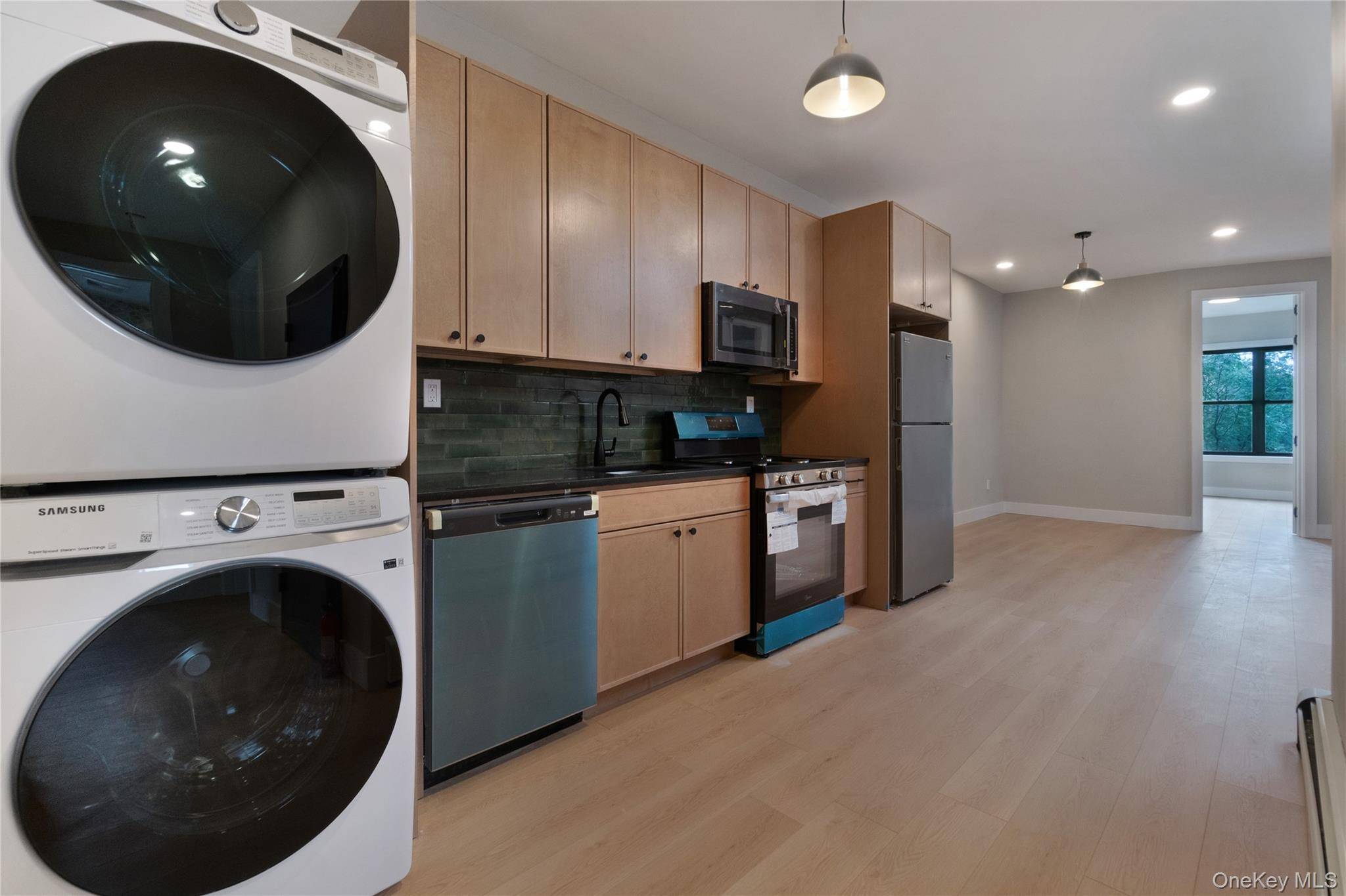 124 Grove ST, Brooklyn, NY 11221