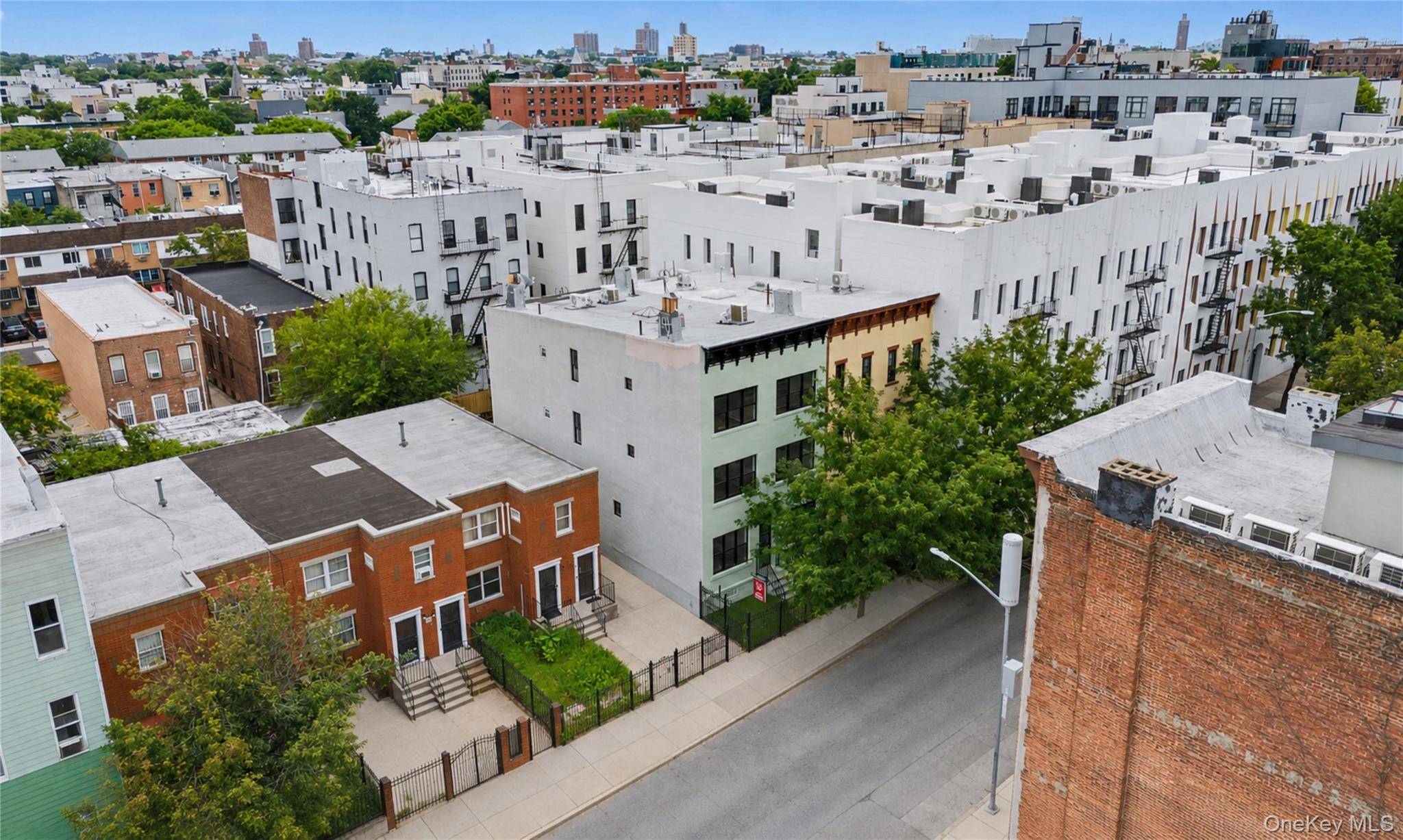 124 Grove ST, Brooklyn, NY 11221