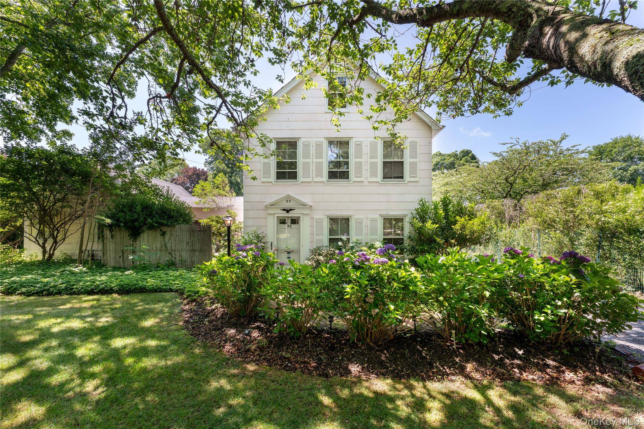 93 Buell LN, East Hampton, NY 11937