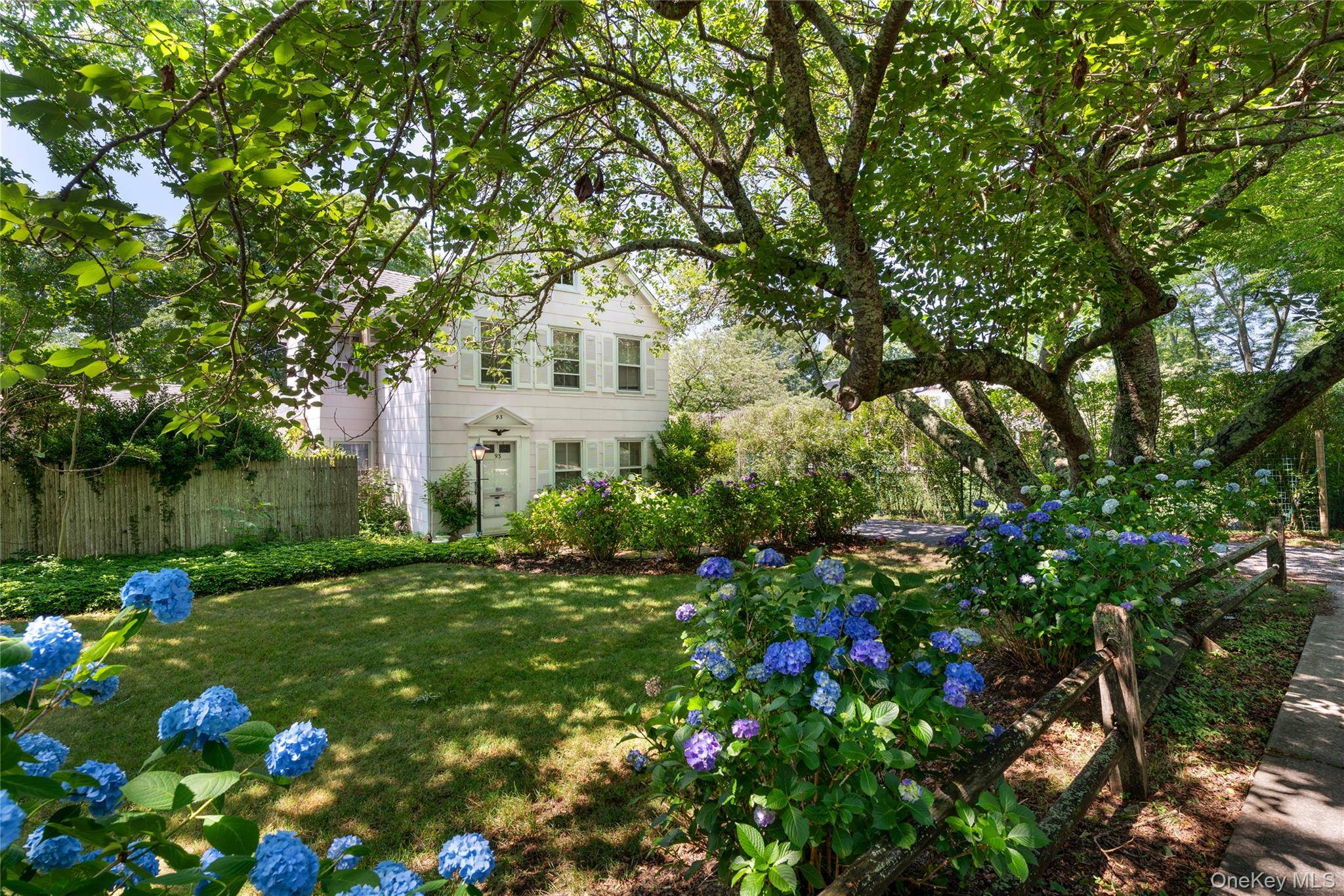93 Buell LN, East Hampton, NY 11937