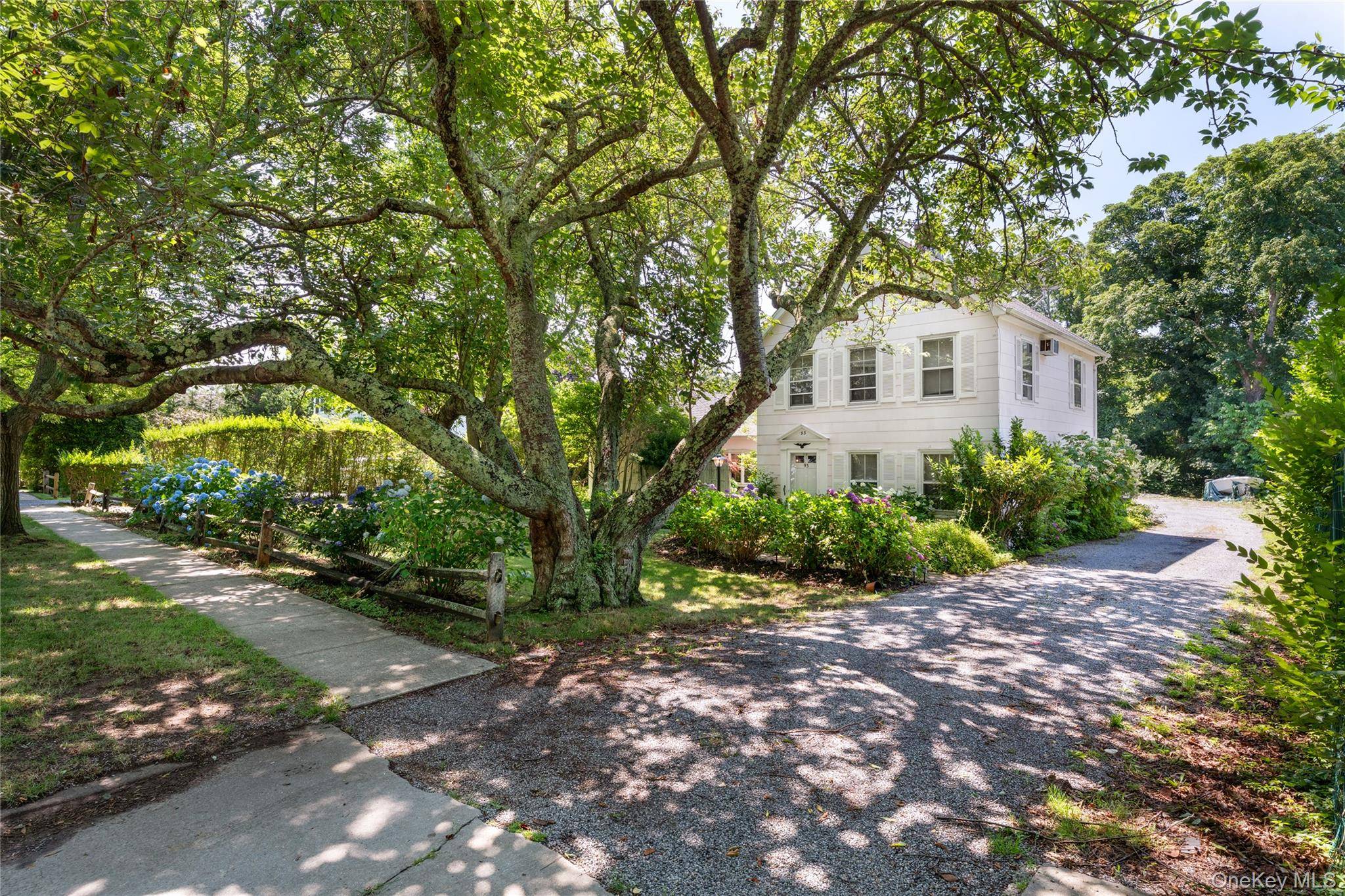 93 Buell LN, East Hampton, NY 11937