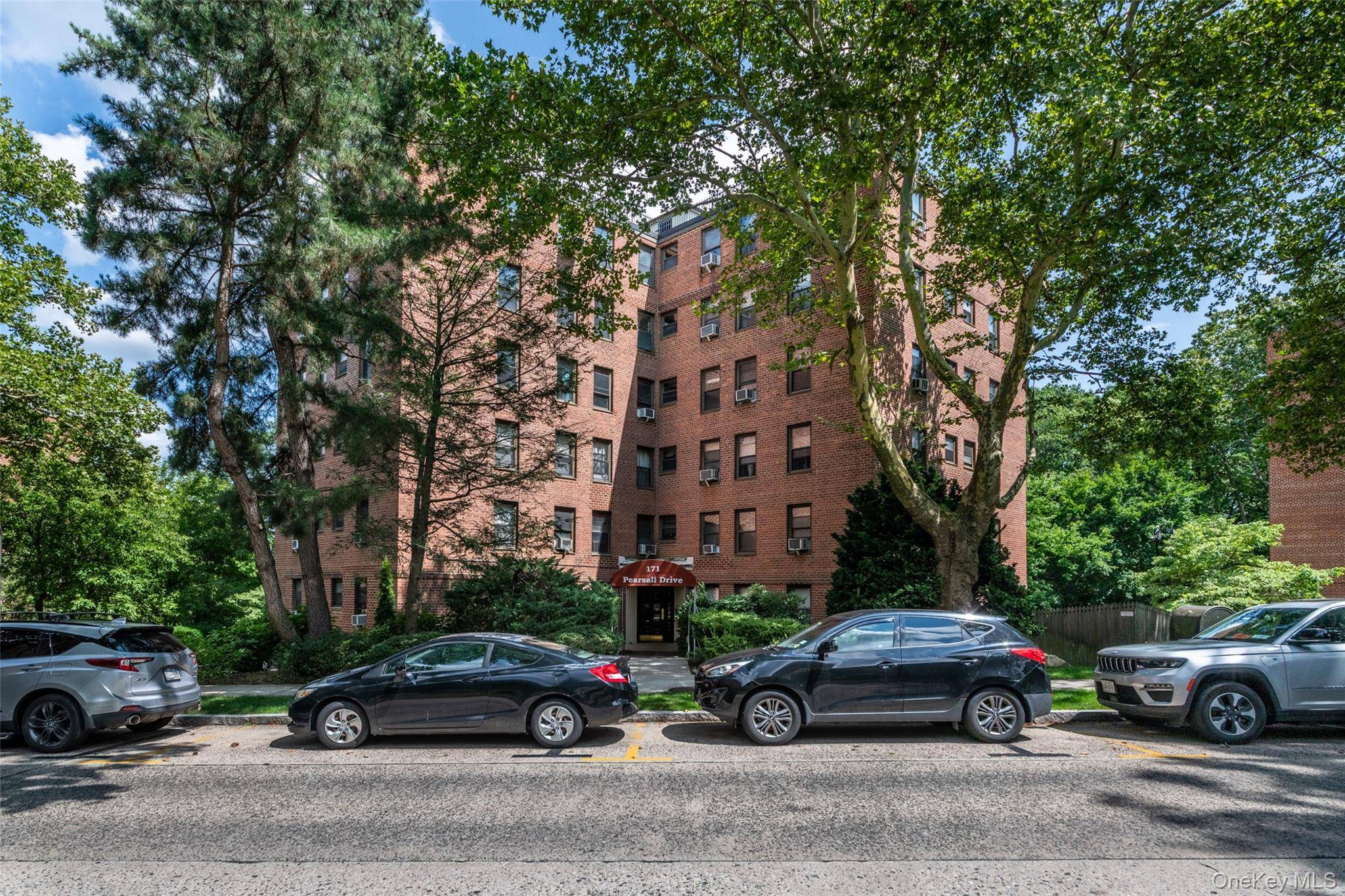171 Pearsall DR #6E/6F, Mount Vernon, NY 10552