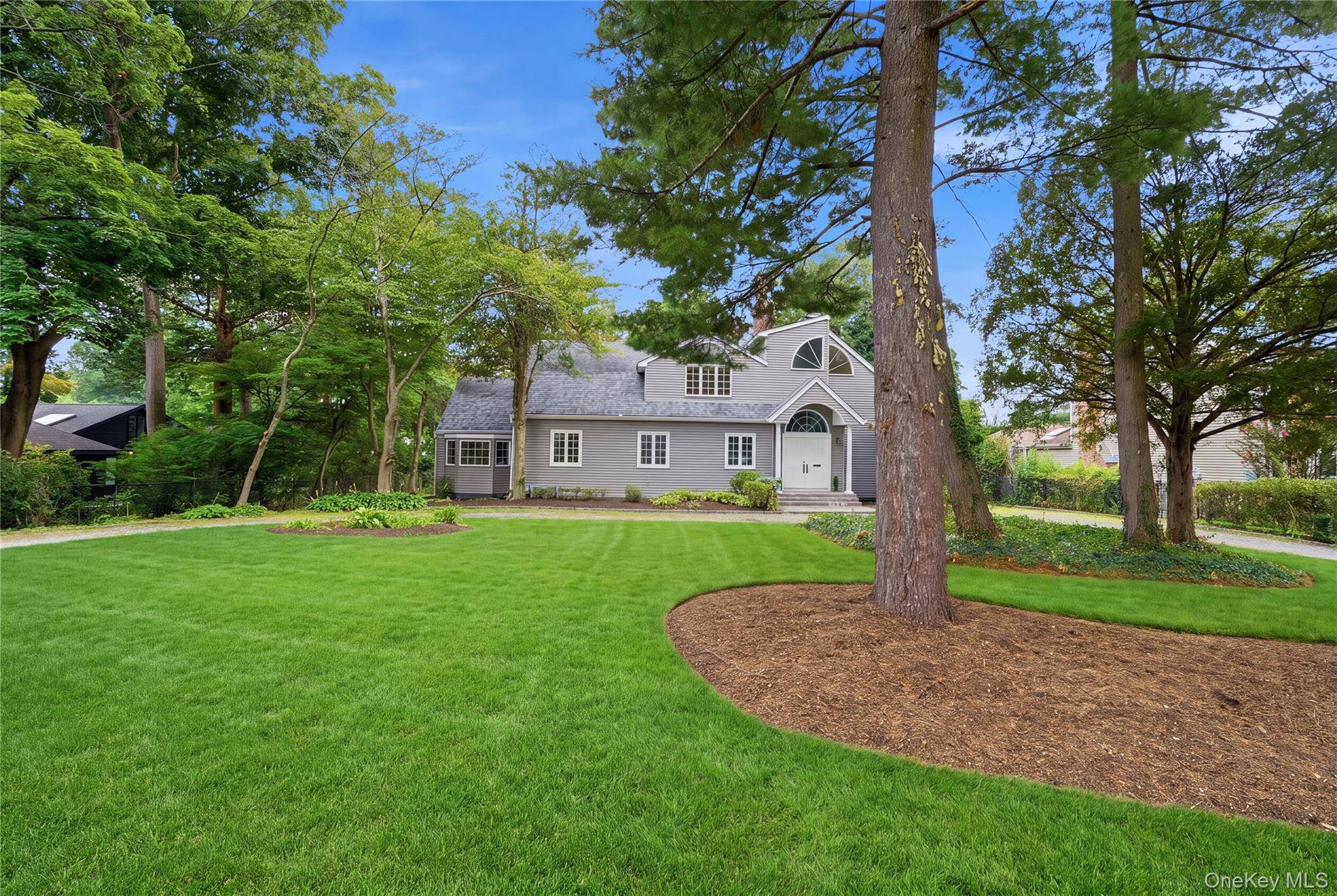 9 Addison LN, Greenvale, NY 11548