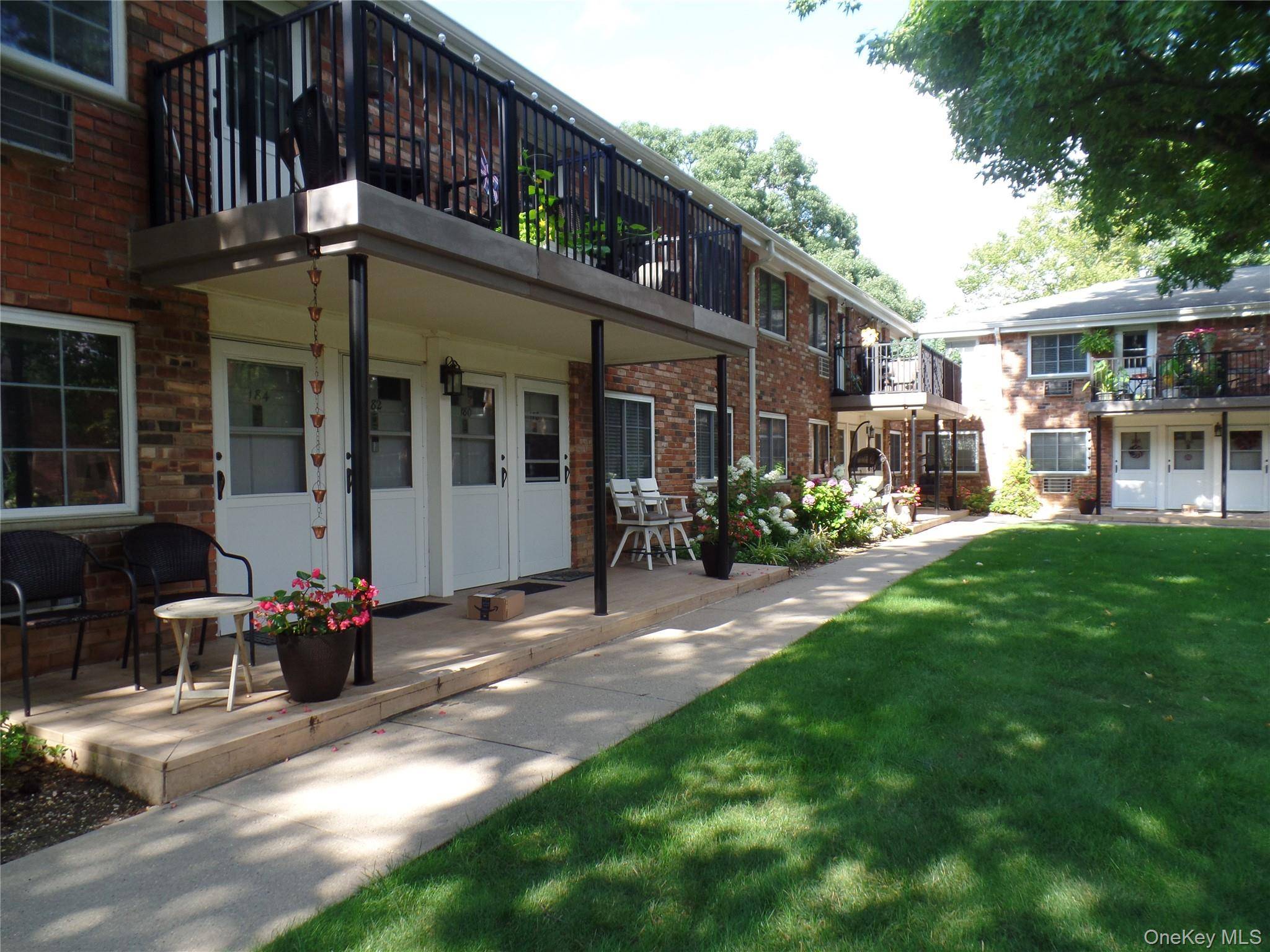 178 Jervis AVE #178, Farmingdale, NY 11735