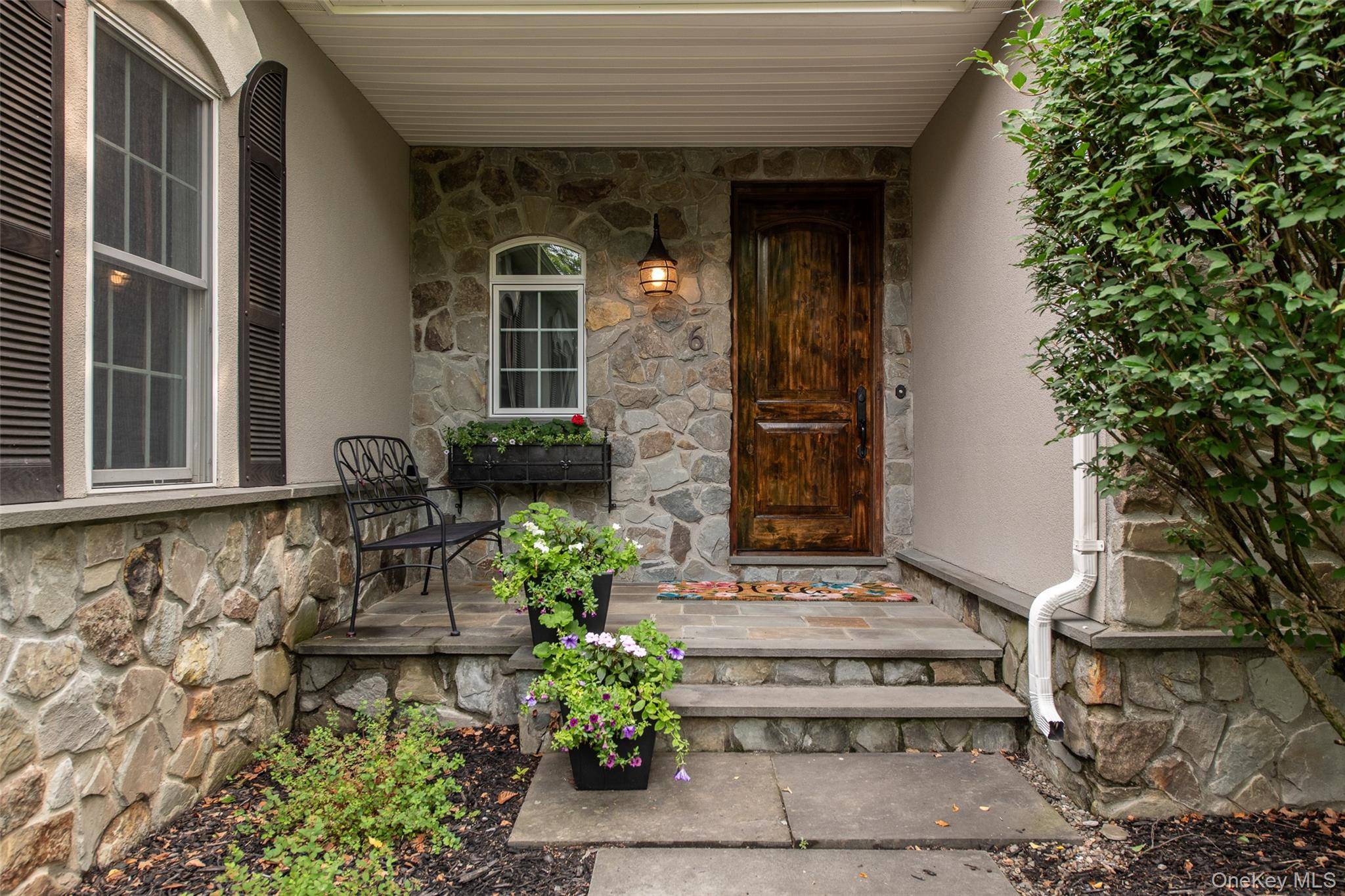 6 Stanford CT, Rhinebeck, NY 12572