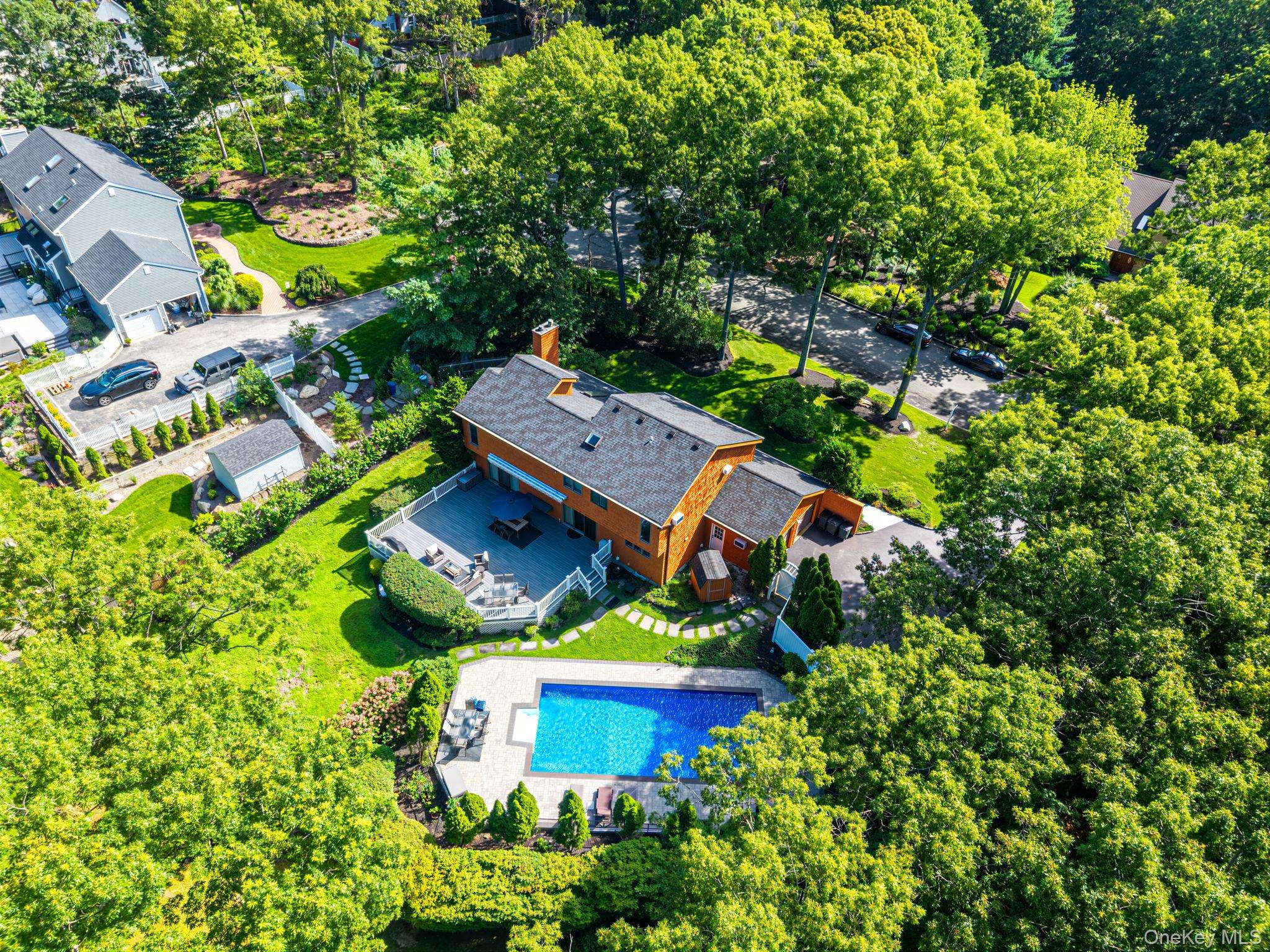16 Oak Hills DR, Rocky Point, NY 11778