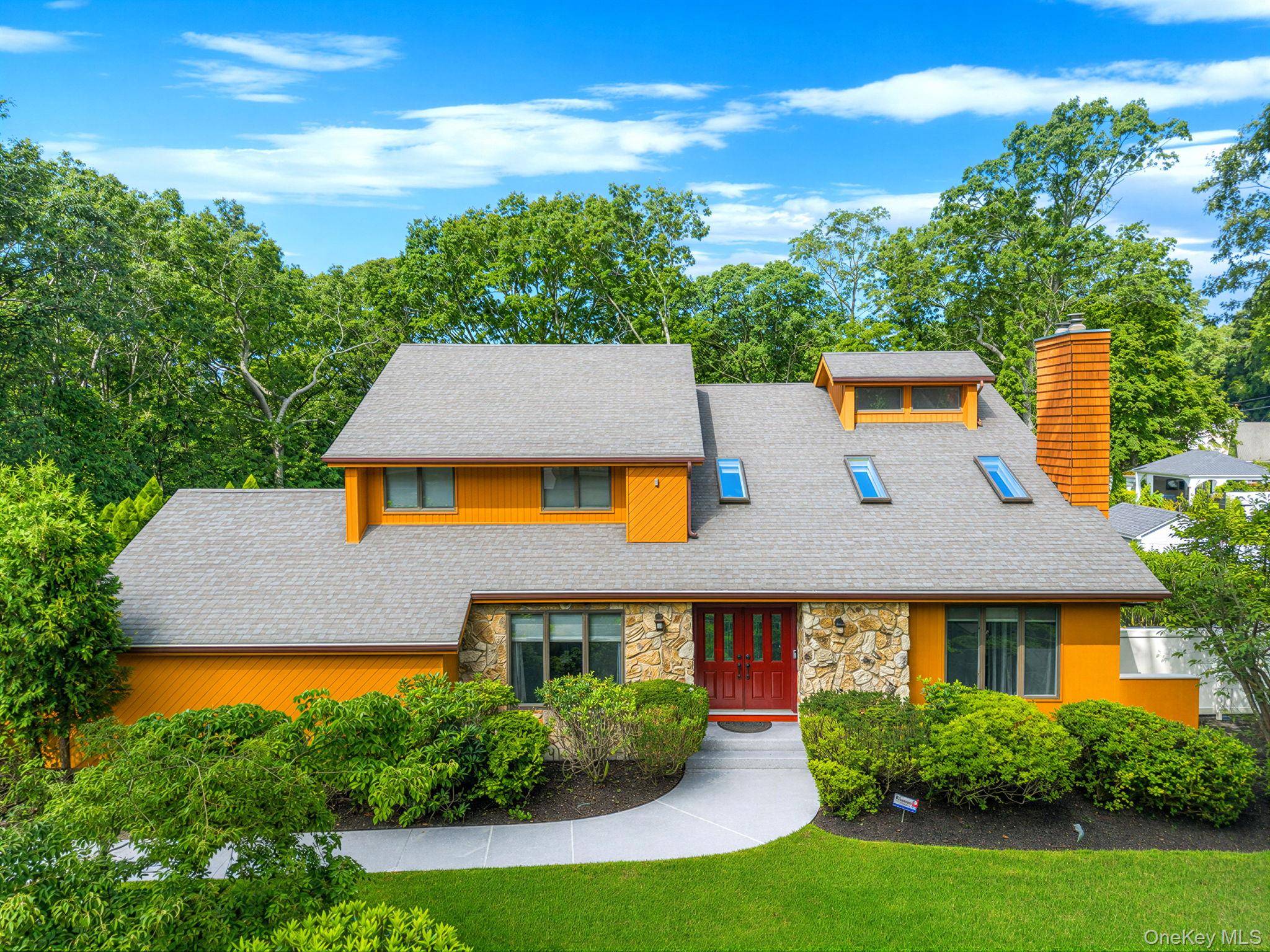 16 Oak Hills DR, Rocky Point, NY 11778