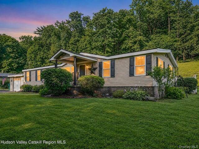 618 Old Stage RD, Saugerties, NY 12477