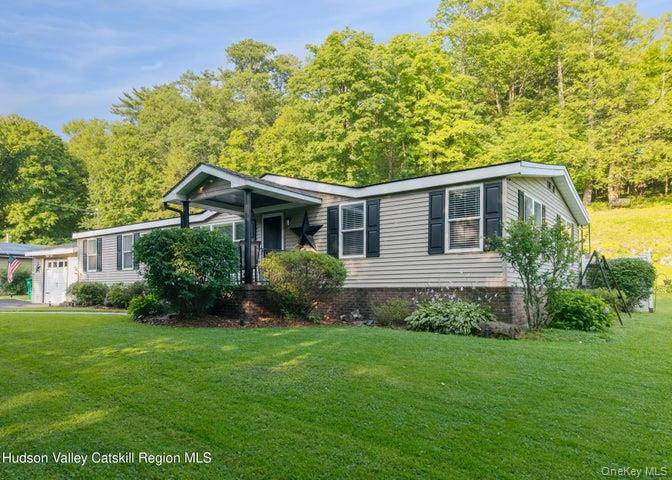 618 Old Stage RD, Saugerties, NY 12477