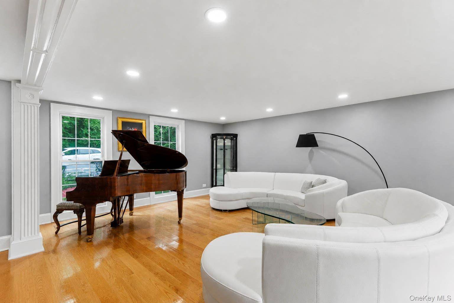450 Oyster Bay RD, Matinecock, NY 11560