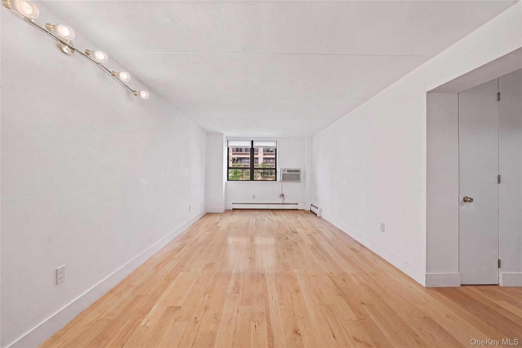220 Manhattan AVE #2N, New York (manhattan), NY 10025