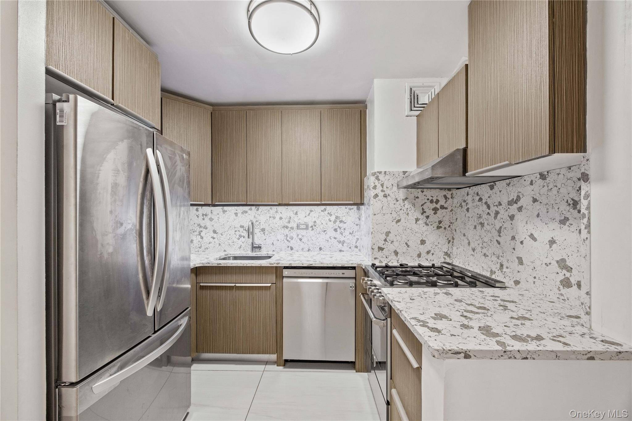220 Manhattan AVE #2N, New York (manhattan), NY 10025