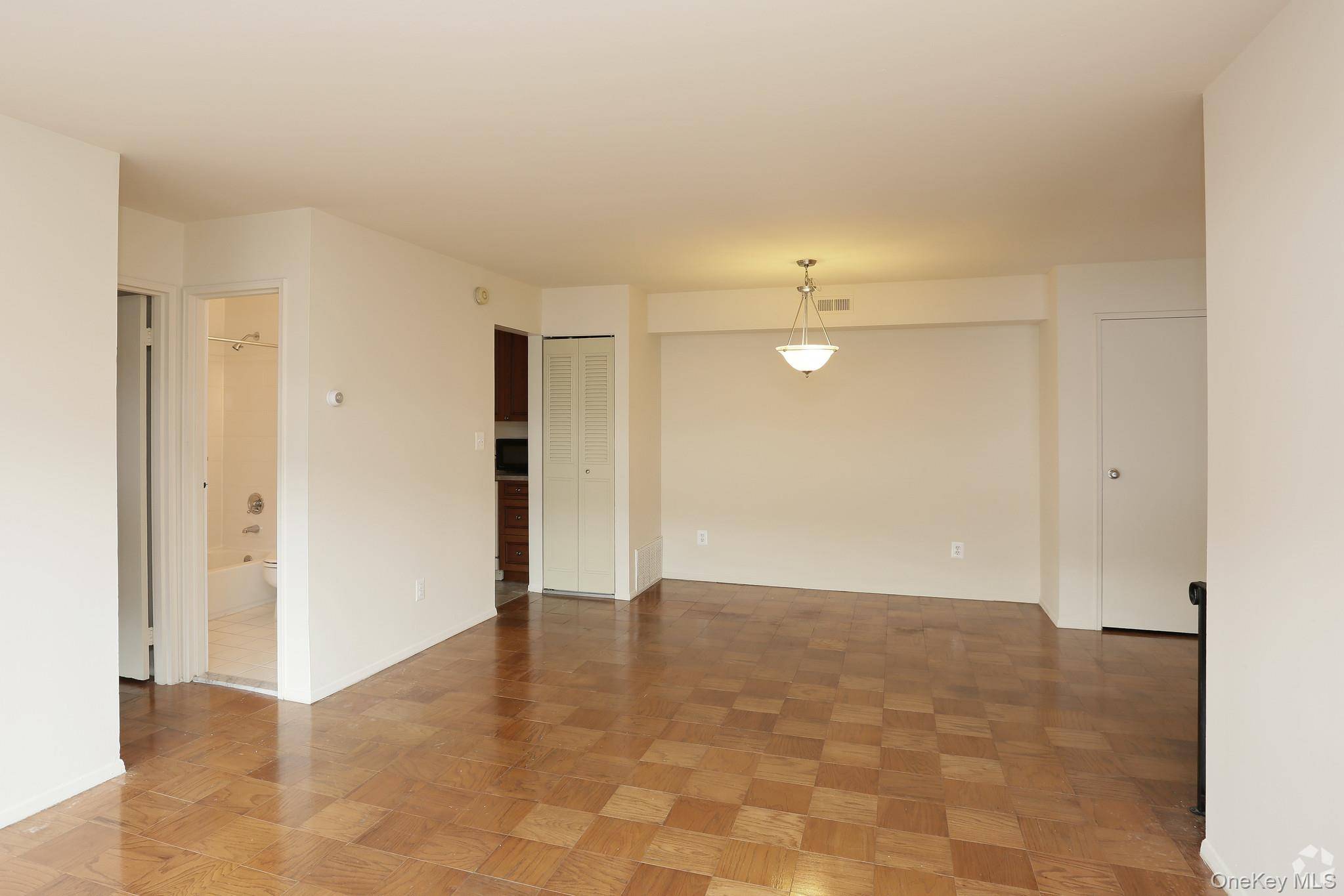 44 Route 25 A #409, Smithtown, NY 11787