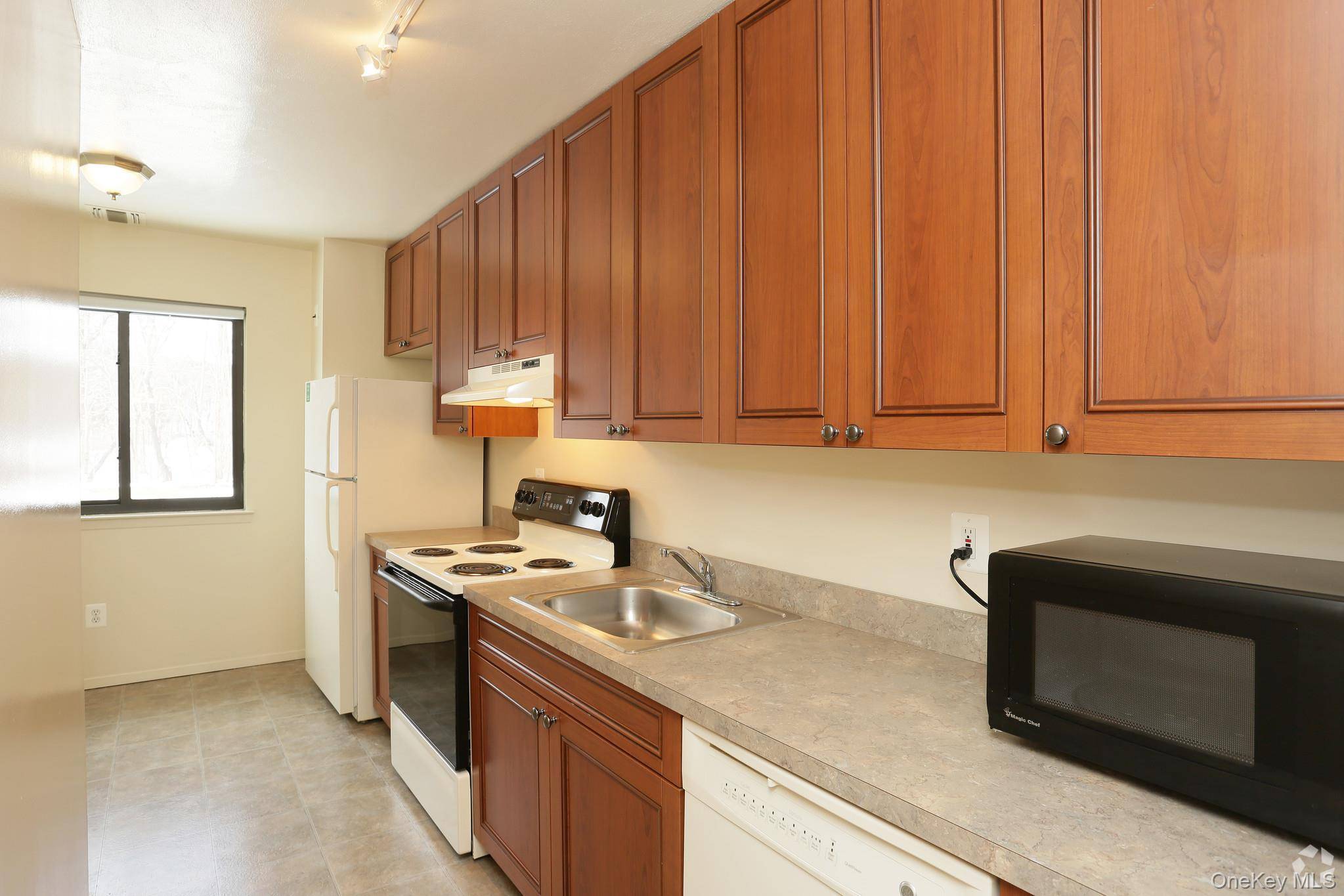 44 Route 25 A #409, Smithtown, NY 11787