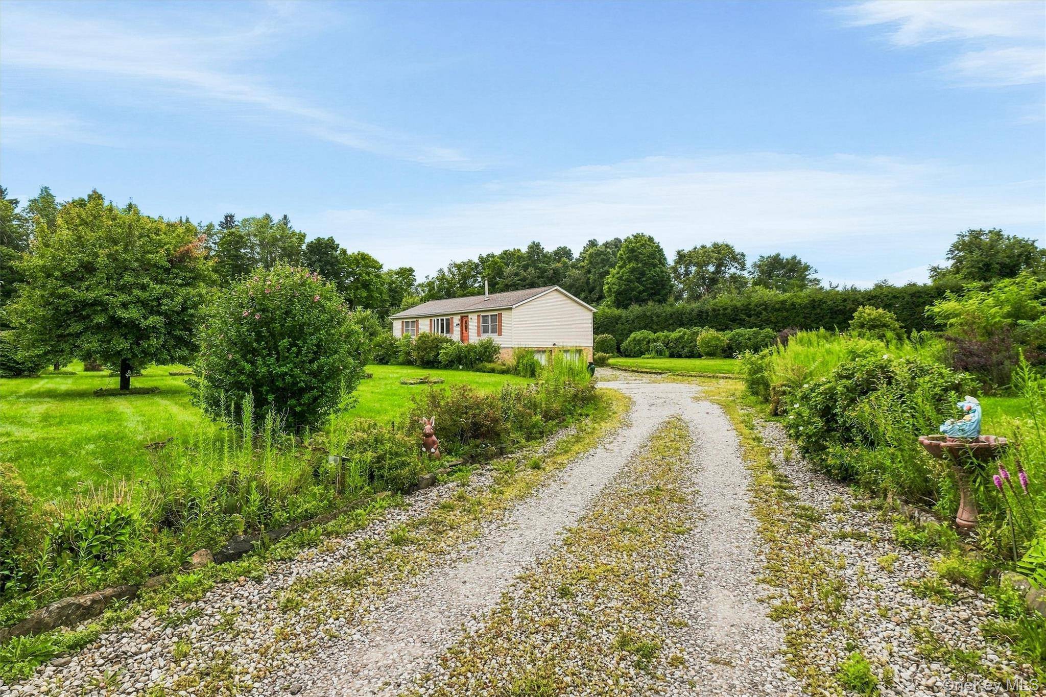 66 Reservoir RD, Pawling, NY 12564