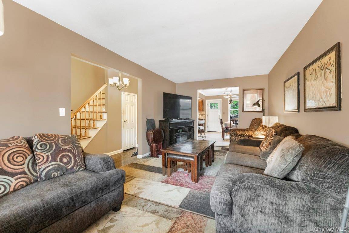 725 E 230th ST, Bronx, NY 10466