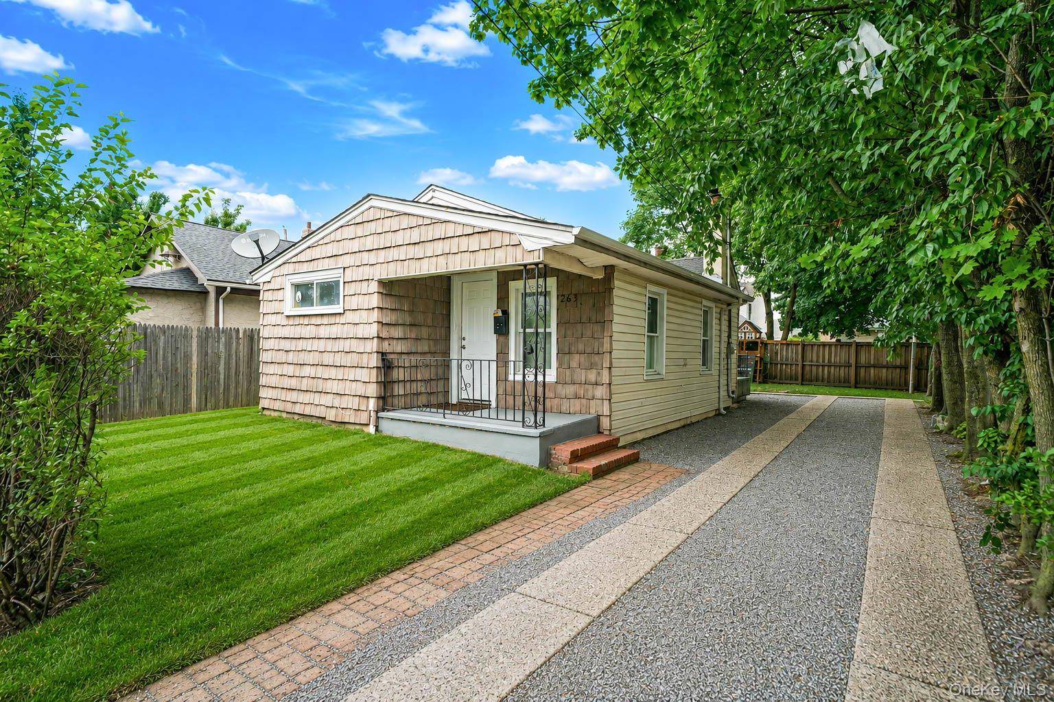 263 Valcour AVE, Uniondale, NY 11553