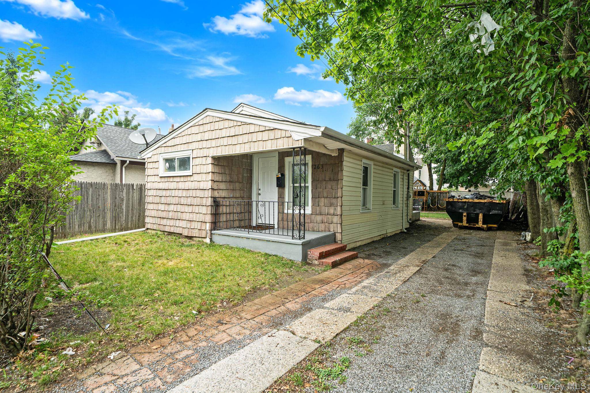 263 Valcour AVE, Uniondale, NY 11553
