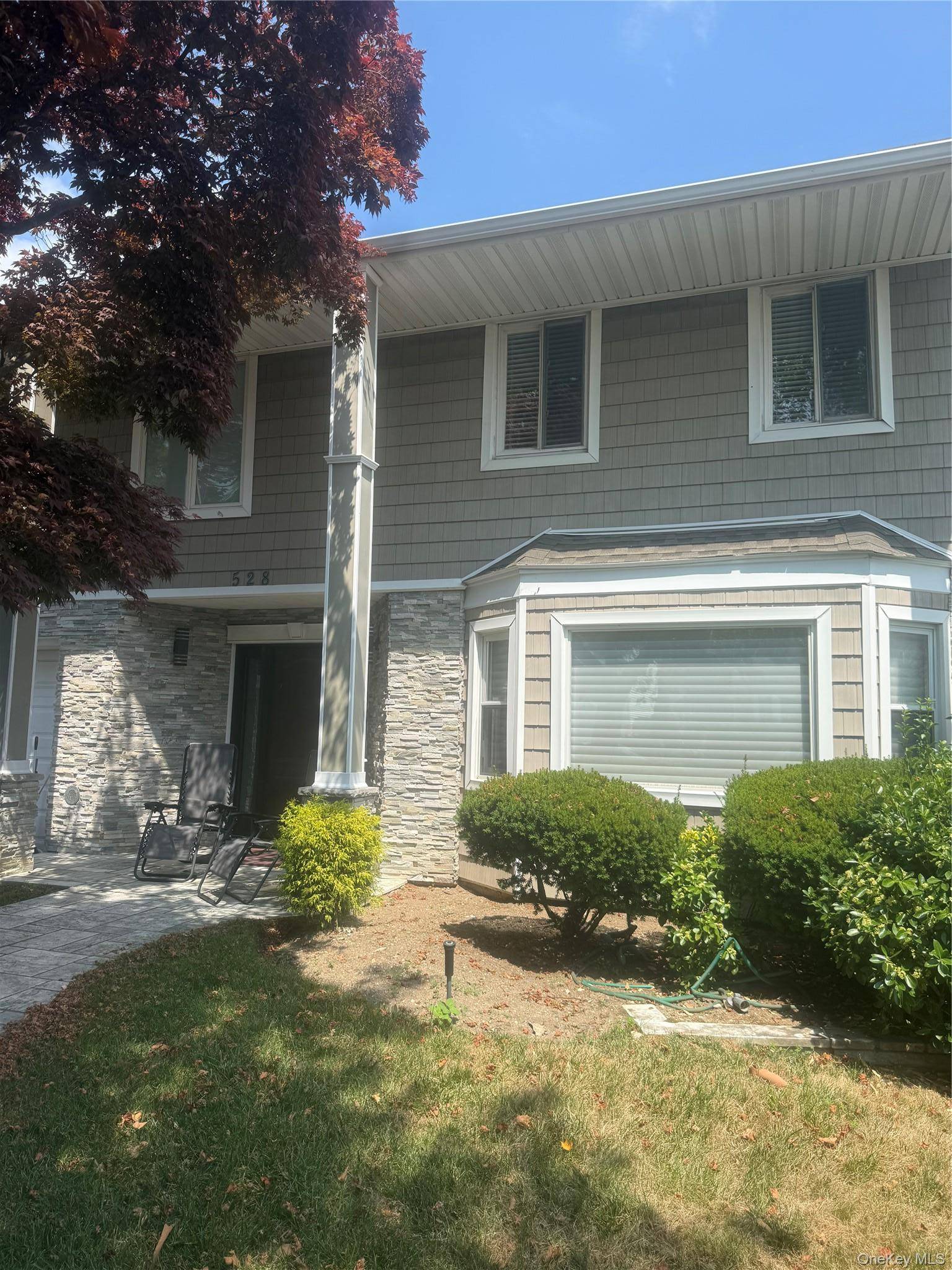 528 Halevy DR, Cedarhurst, NY 11516
