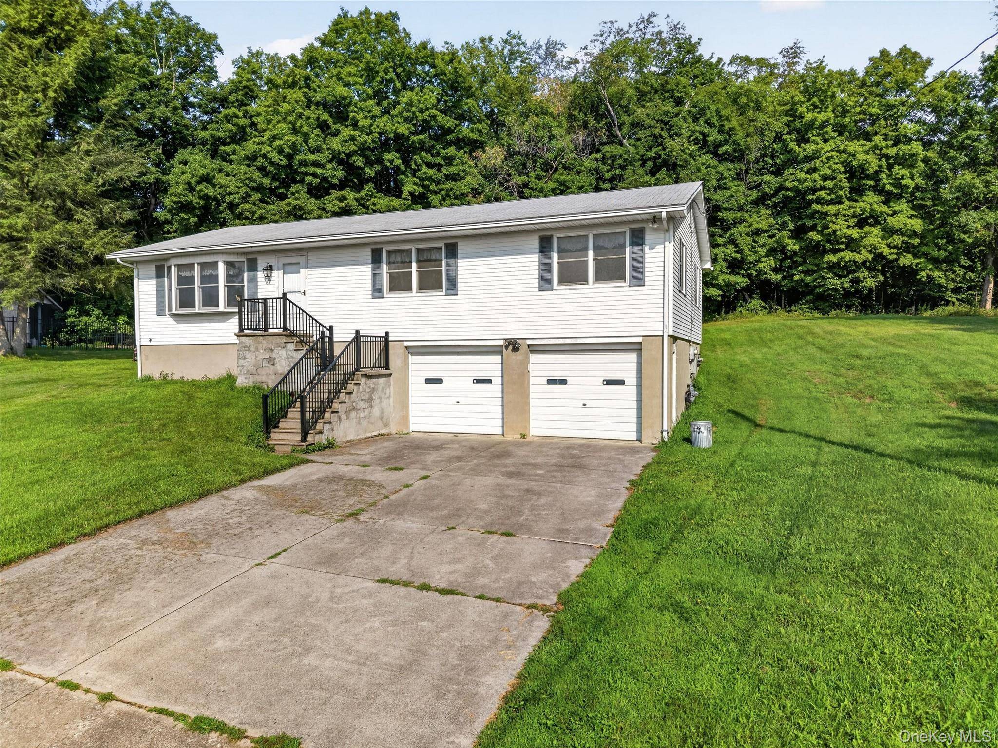 72 St Andrews RD, Walden, NY 12586