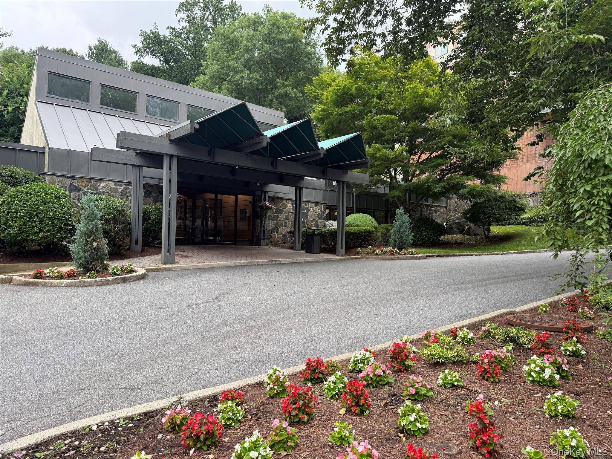 2 Fountain LN #1-M, Scarsdale, NY 10583