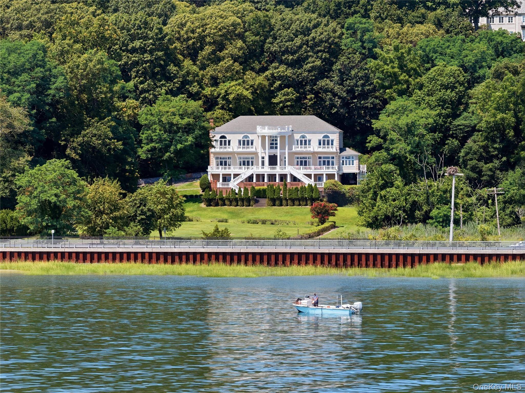 1007 W Shore RD, Mill Neck, NY 11765