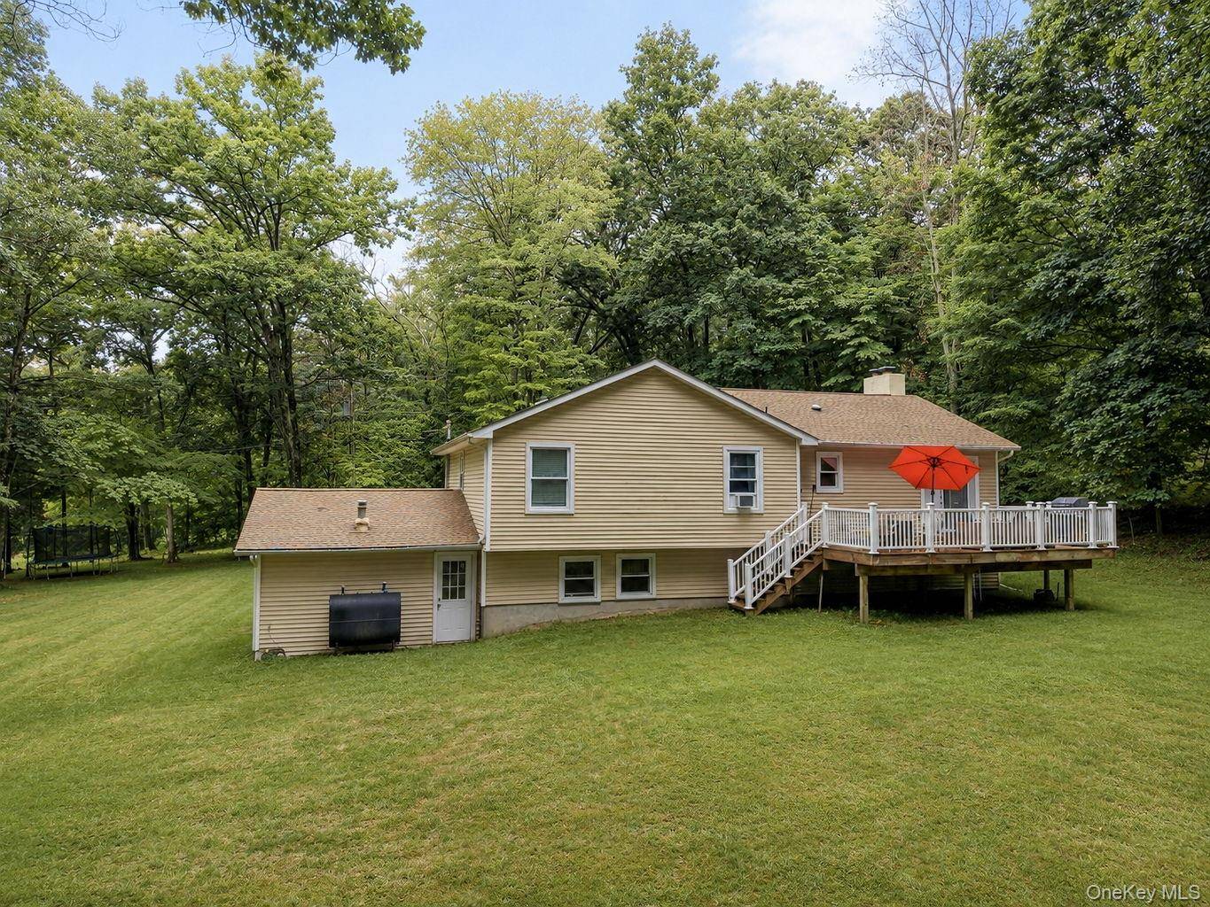 386 Nashopa RD, Bloomingburg, NY 12721