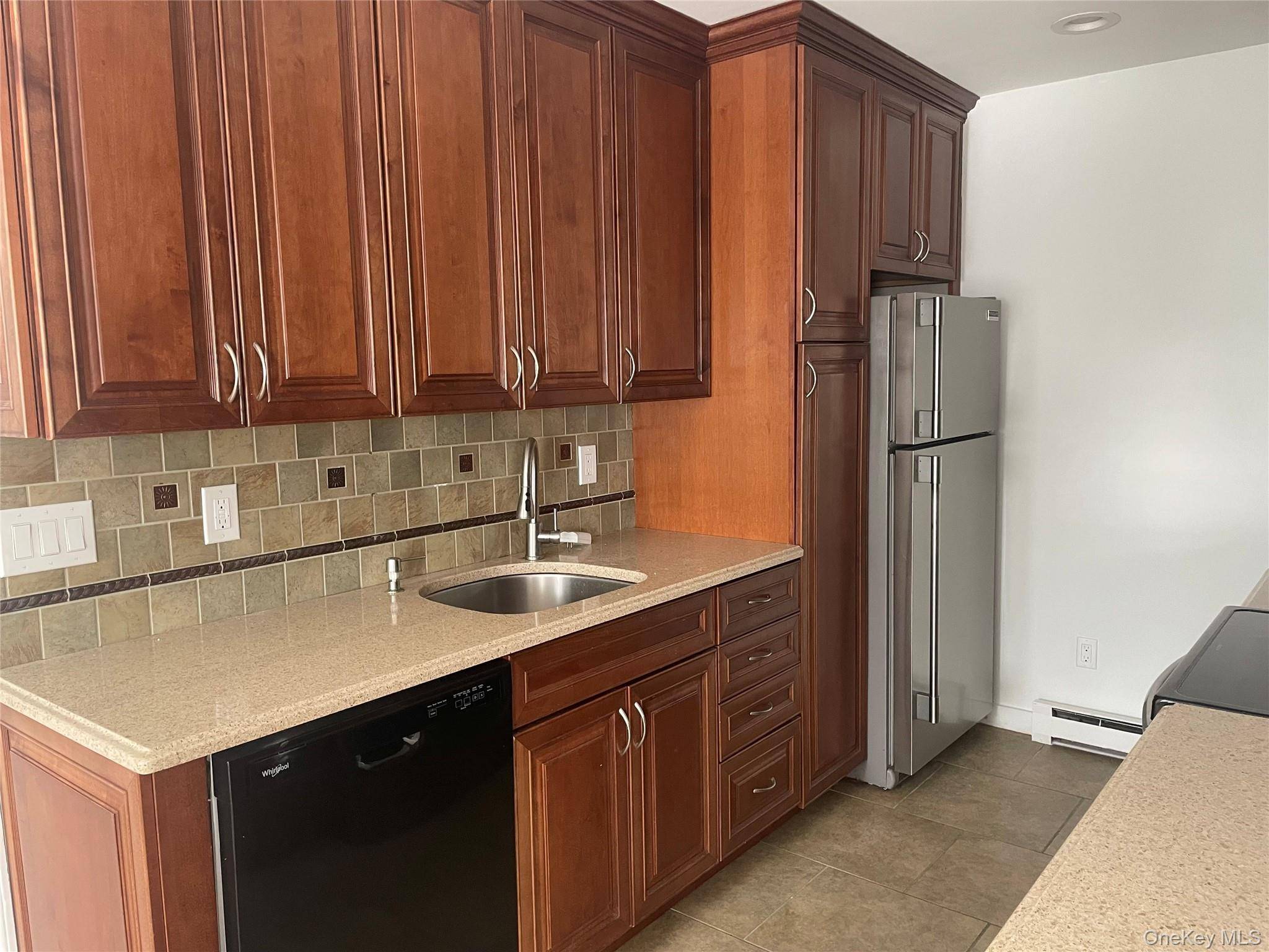 43 Brushy Neck LN #13, Westhampton, NY 11977