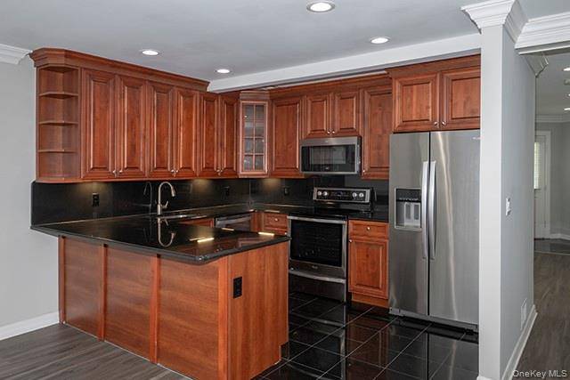5000 Townhouse DR #4303, Coram, NY 11727