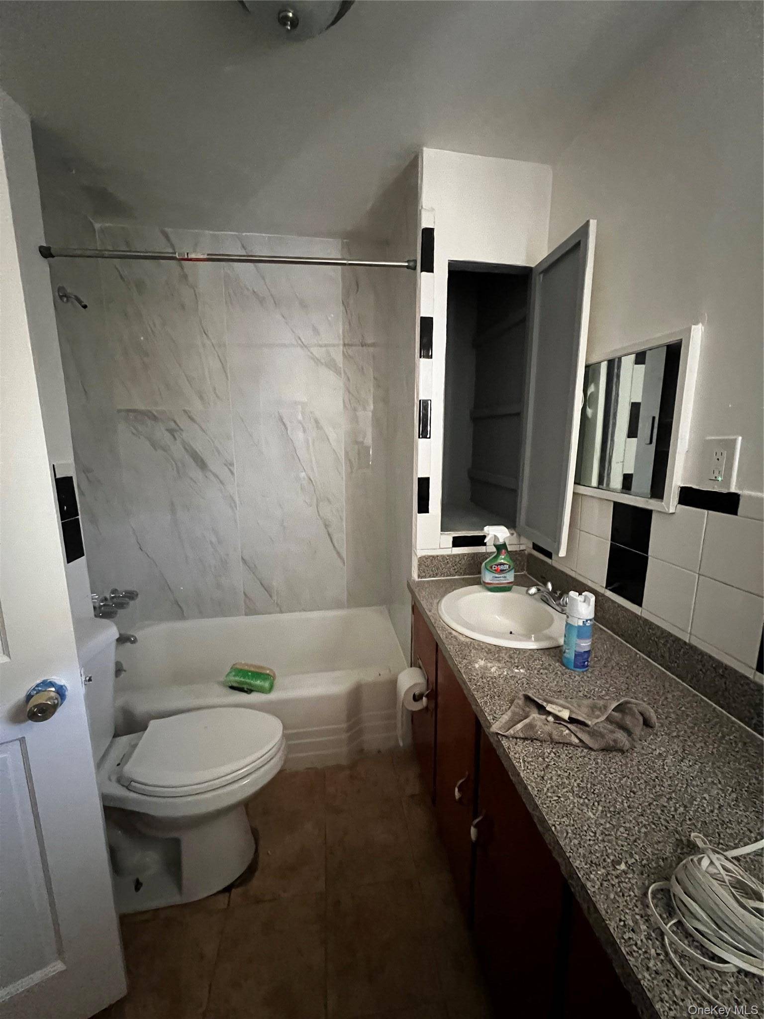 847 E 220th ST, Bronx, NY 10467