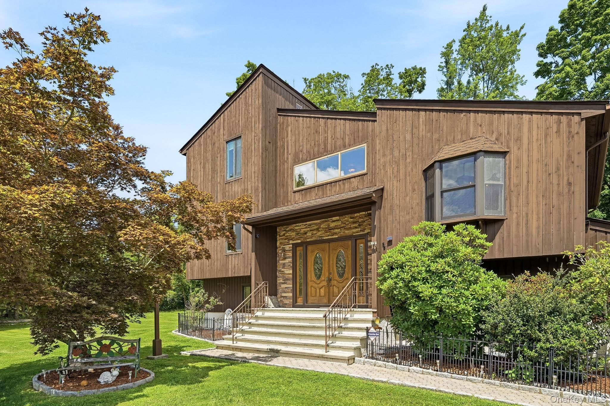 1 Southgate DR, Cortlandt Manor, NY 10567