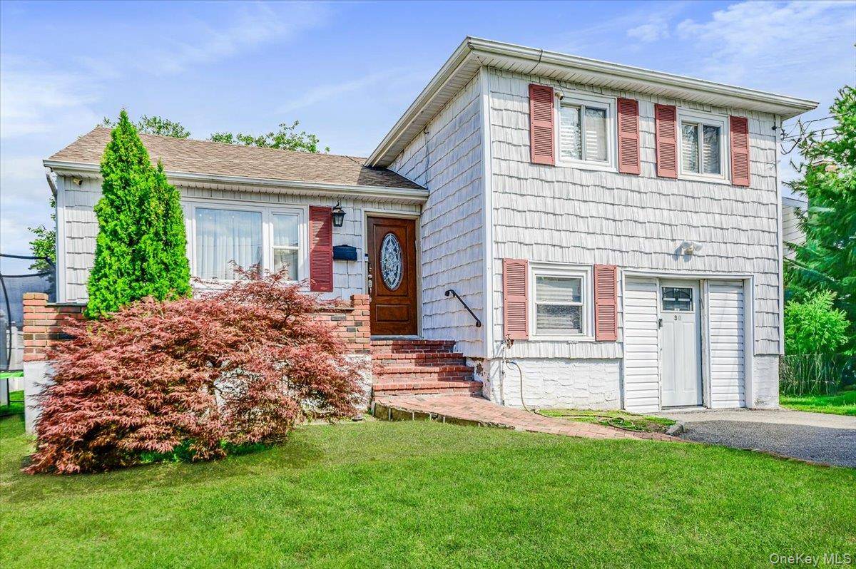 30 Cheshire RD, Inwood, NY 11096