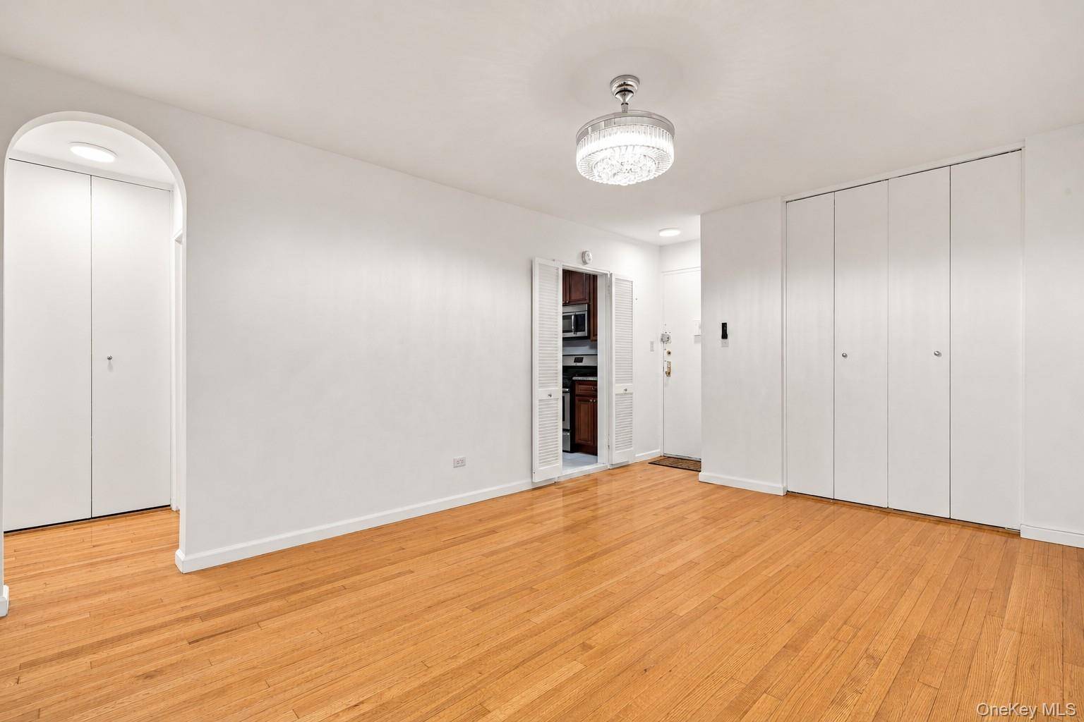 665 Thwaites PL #3A, Bronx, NY 10467