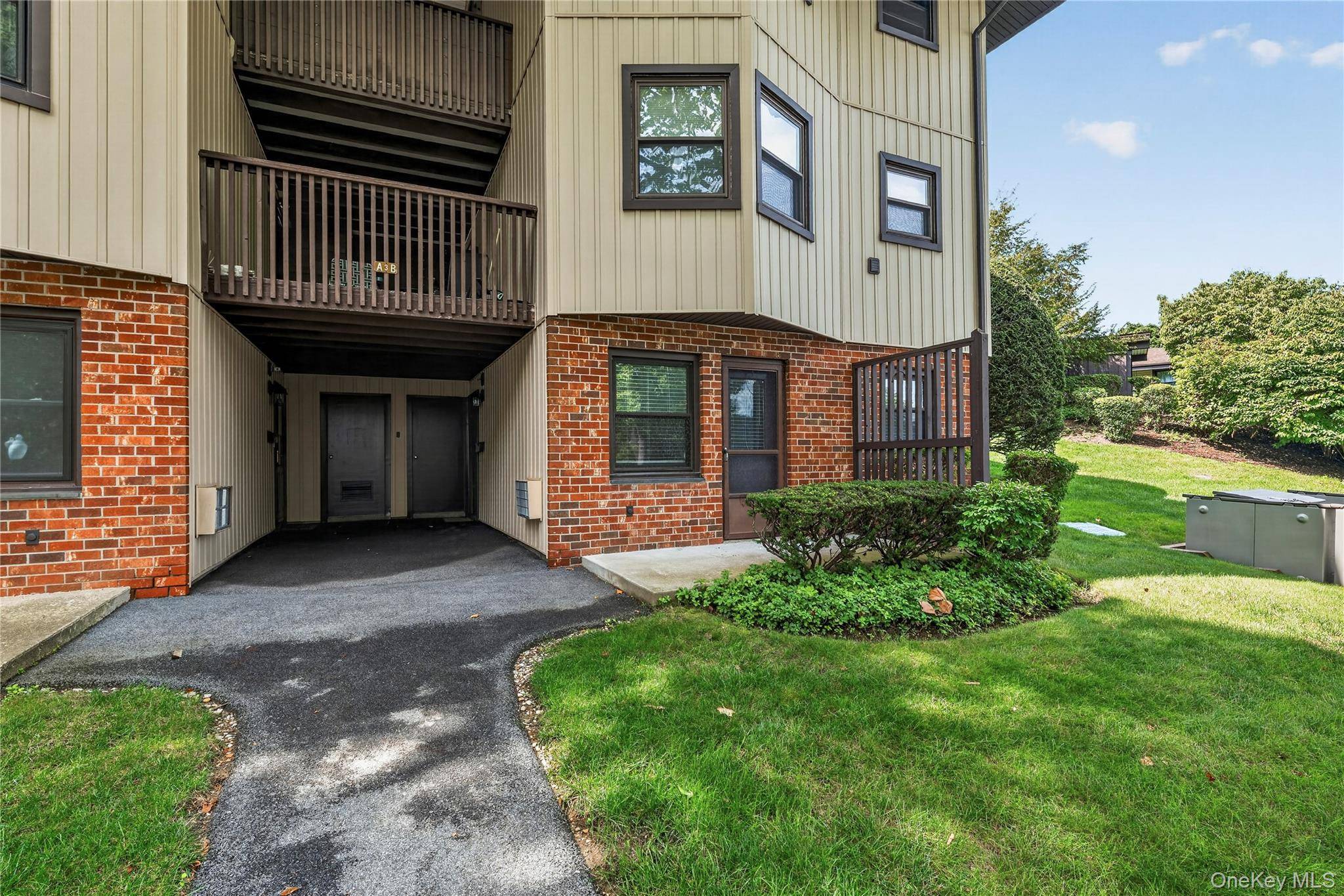 3 Hampton CT #B, Yorktown Heights, NY 10598