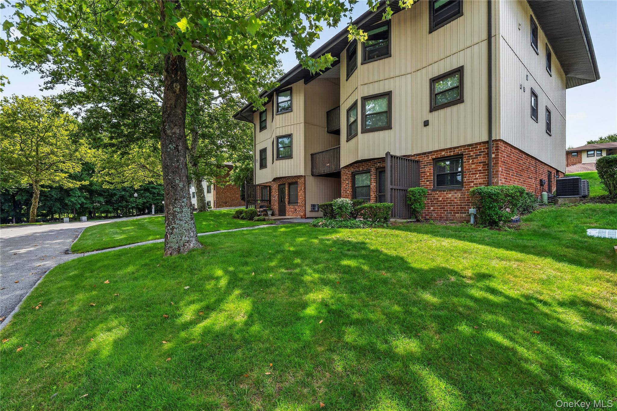 3 Hampton CT #B, Yorktown Heights, NY 10598