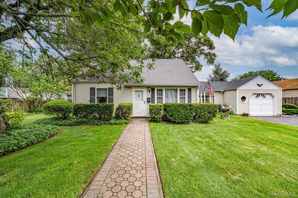 17 Eckert ST, South Huntington, NY 11746