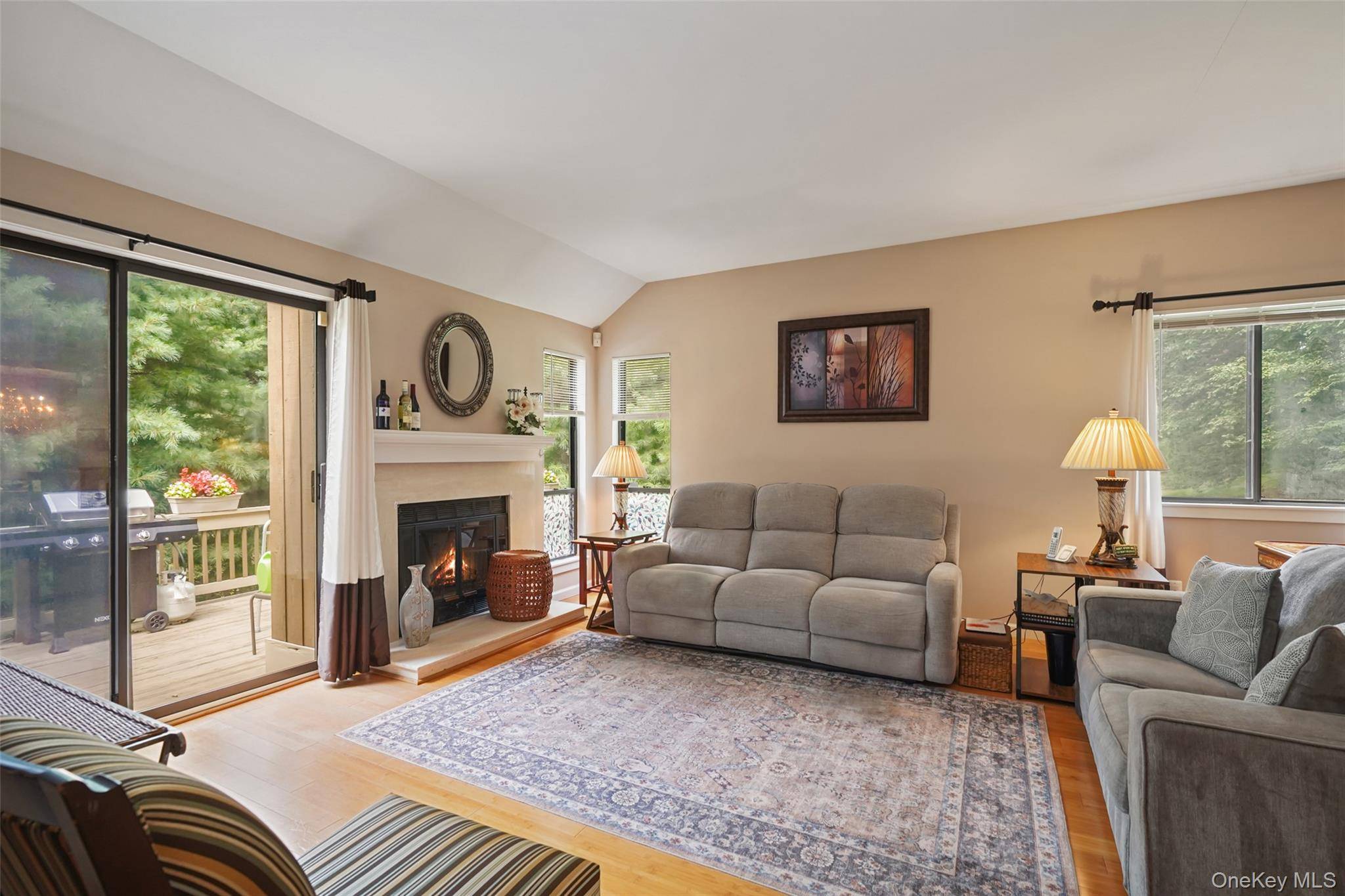 537 Heritage Hills DR #F, Somers, NY 10589