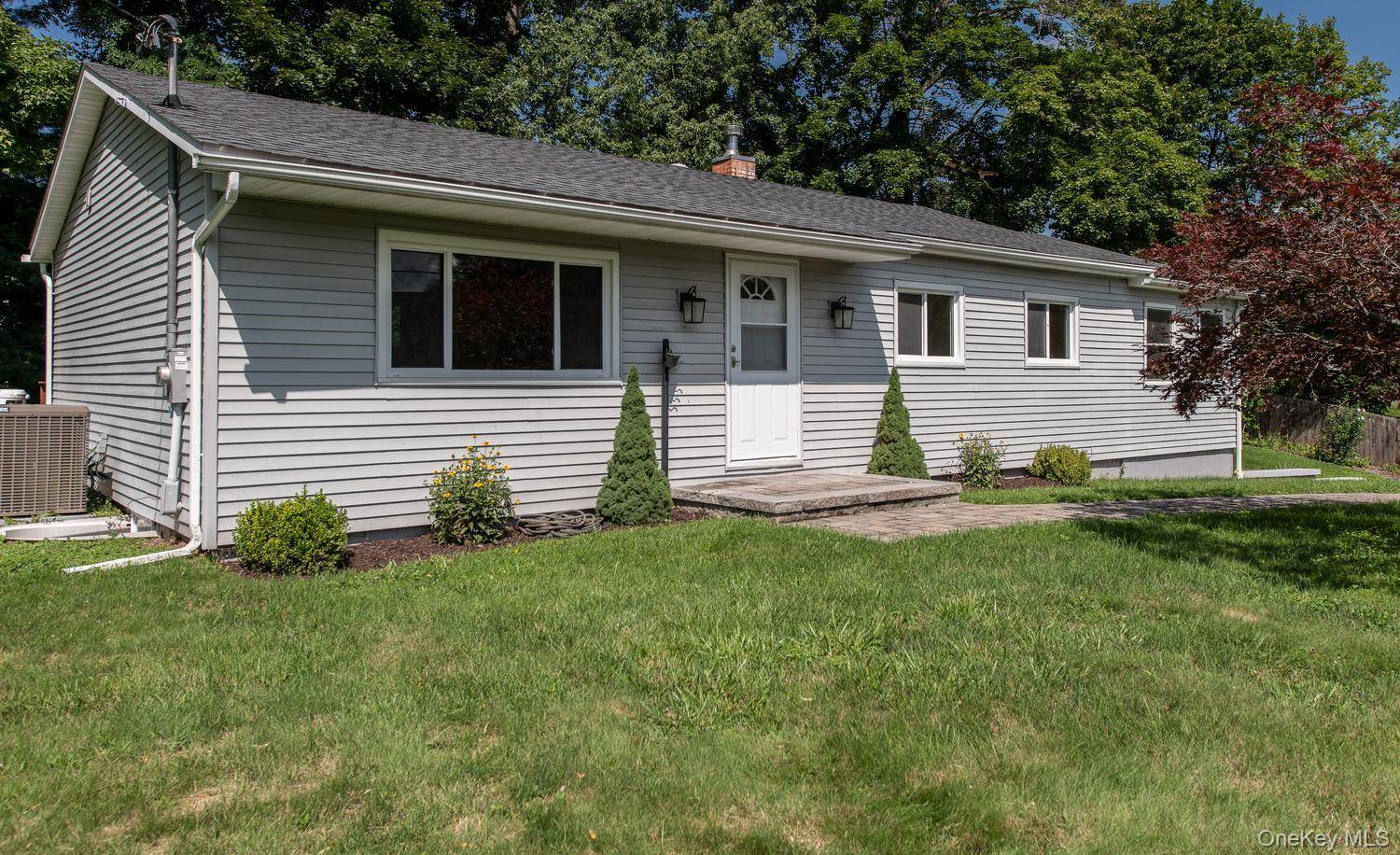 16 Trinity PL, Rhinebeck, NY 12572