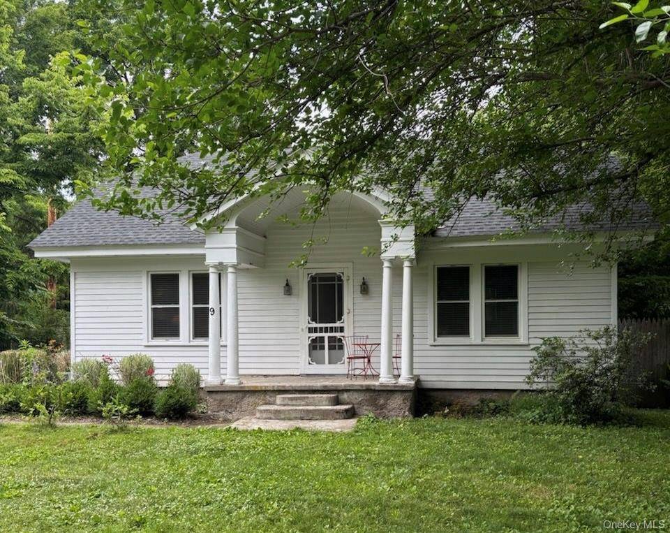 9 Old LN, Hudson, NY 12534