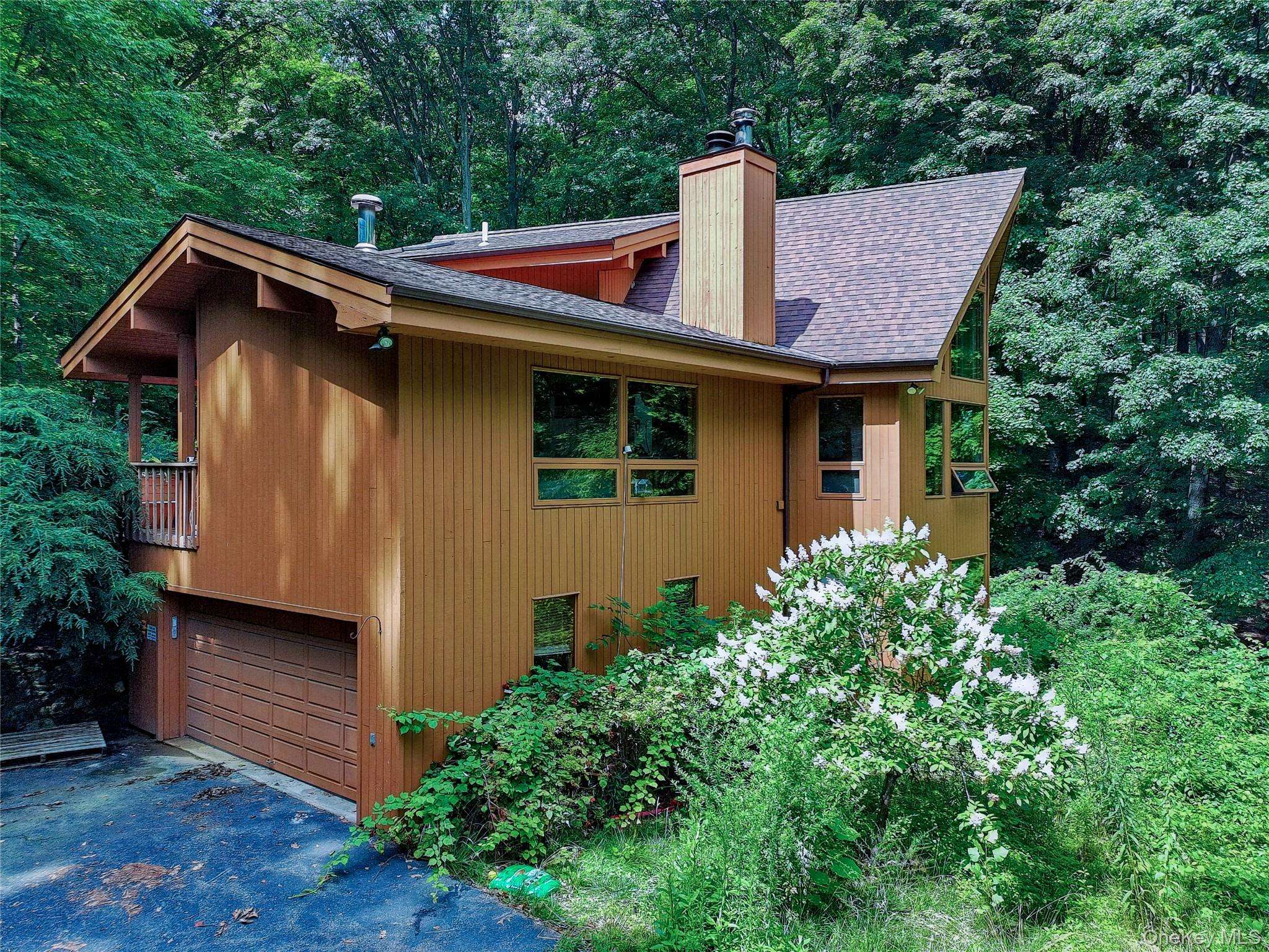69 Canopus Hill RD, Putnam Valley, NY 10579