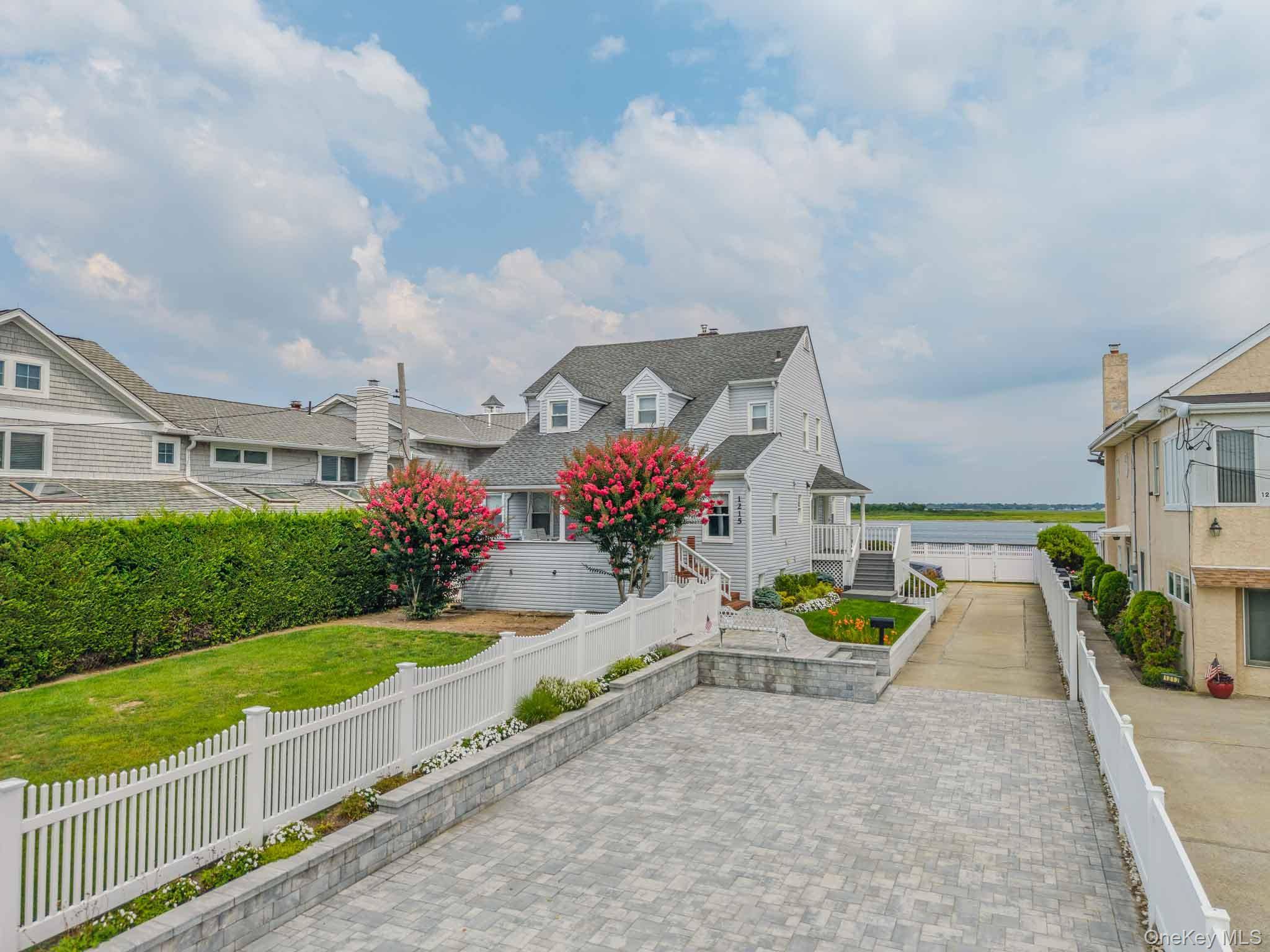 1215 W Park AVE, East Atlantic Beach, NY 11561