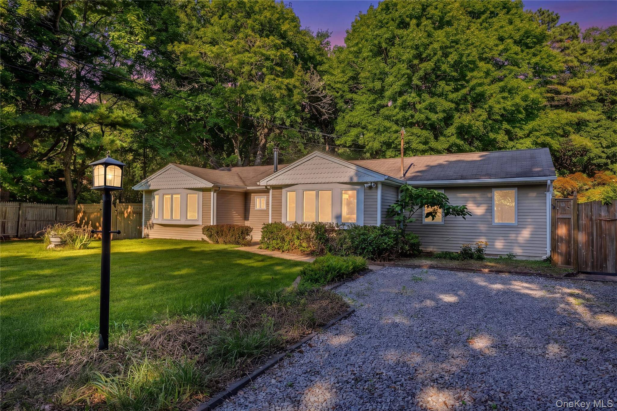 797 Waverly AVE, Holtsville, NY 11742