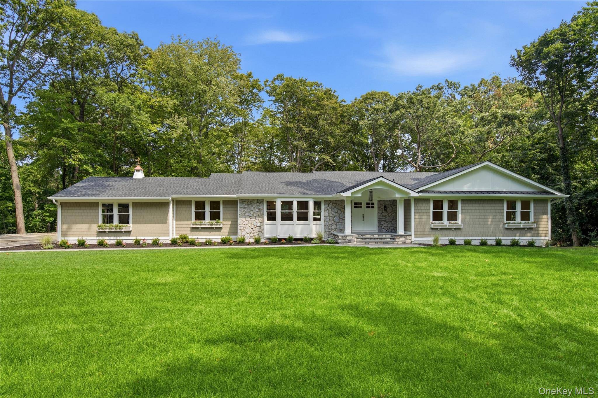 128 Bay AVE, Huntington Bay, NY 11743