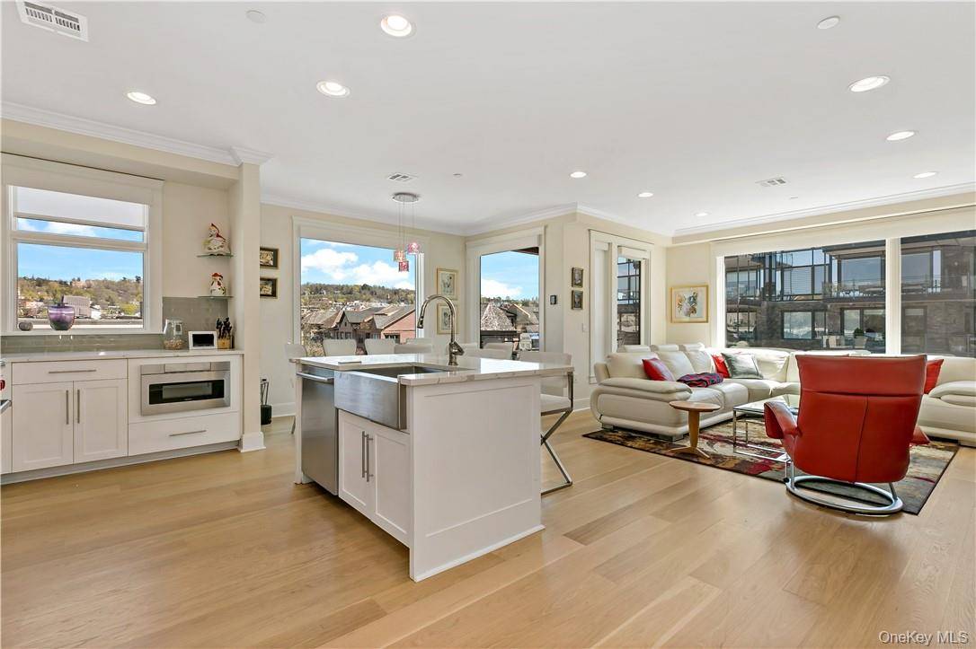 45 Hudson View WAY #300, Tarrytown, NY 10591