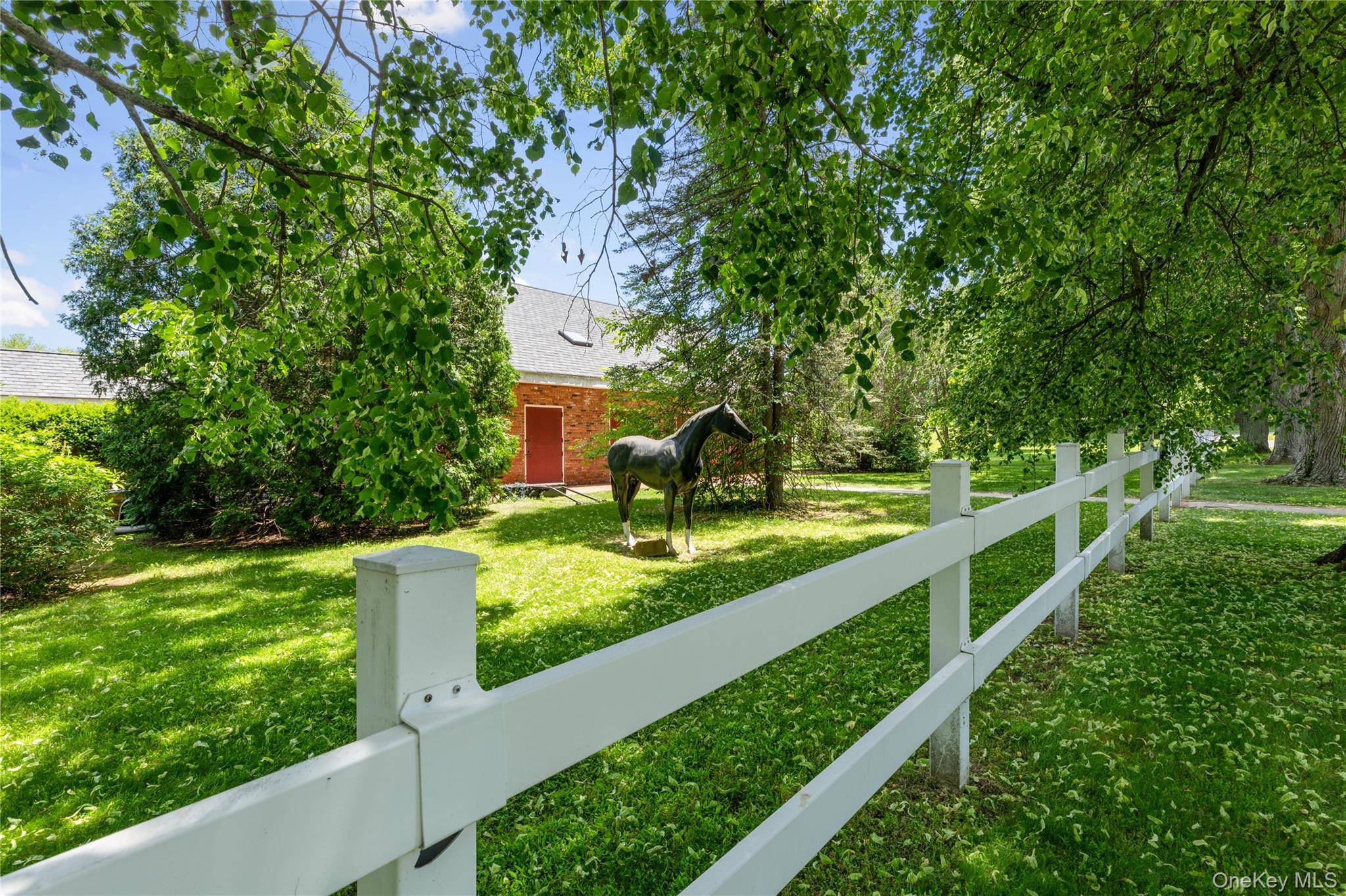 97 A Pound Hollow RD, Old Brookville, NY 11545