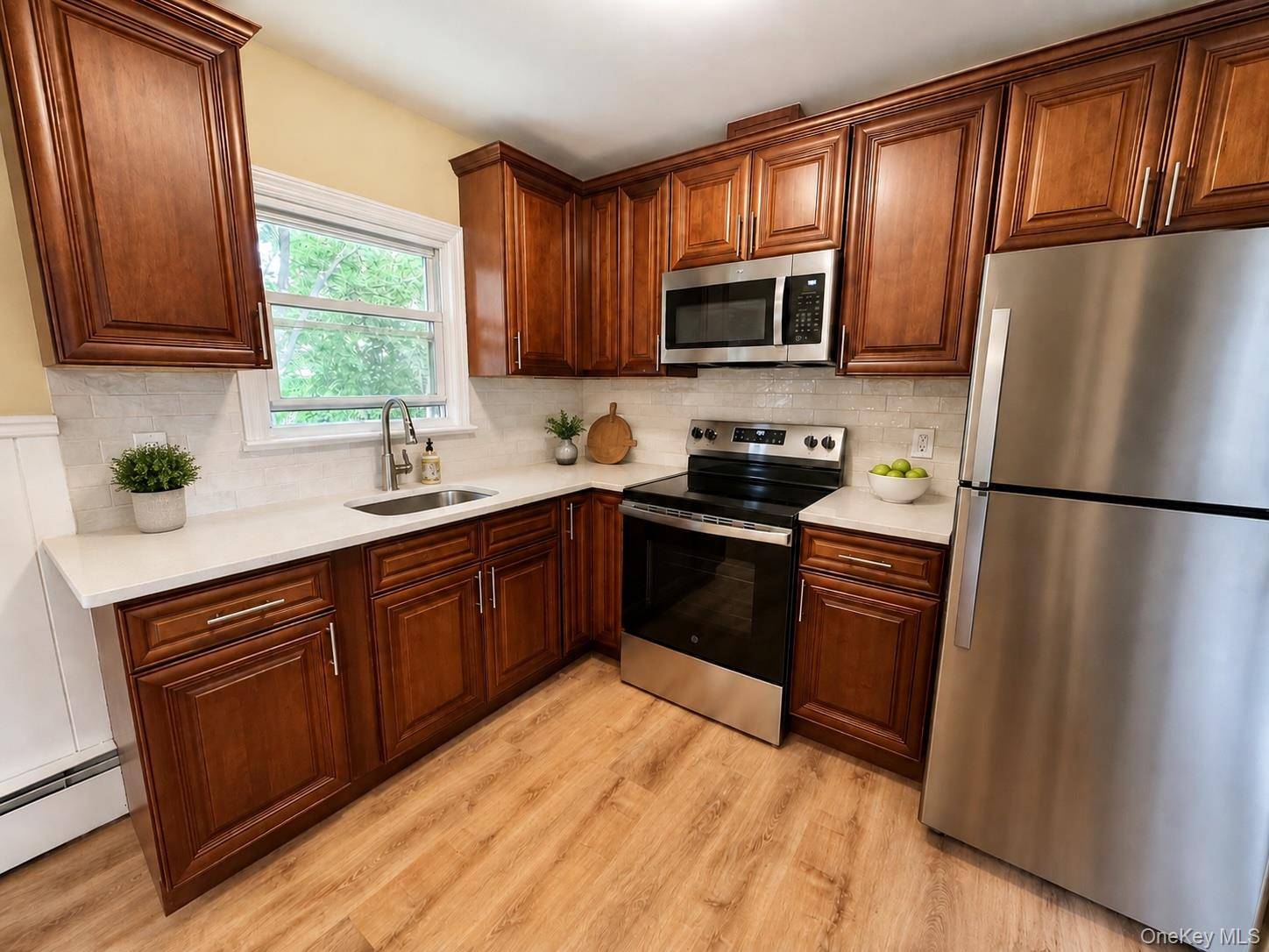 30 Lakeview TER, Mahopac, NY 10541