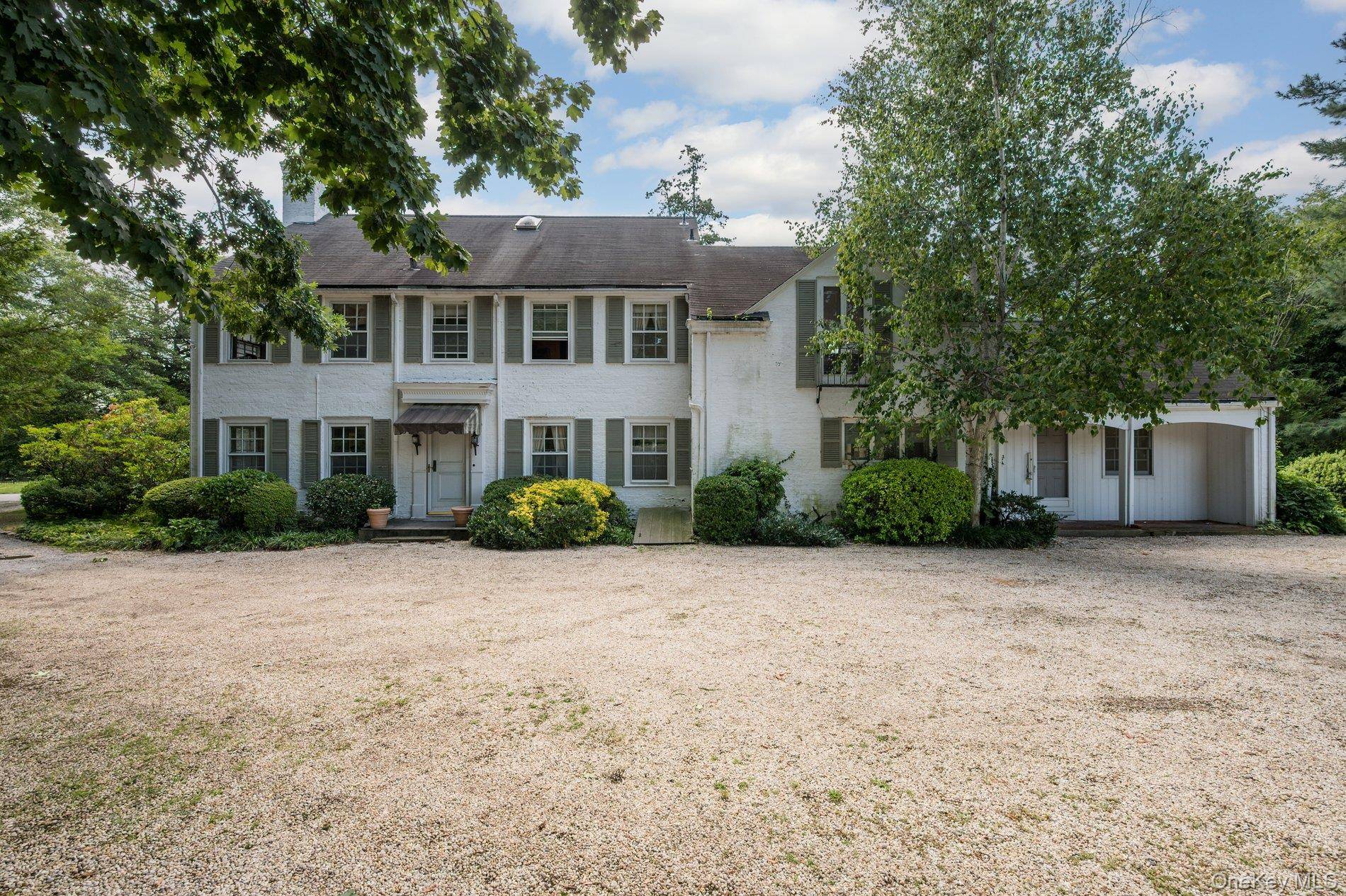 257 Adams LN, Hewlett Neck, NY 11557