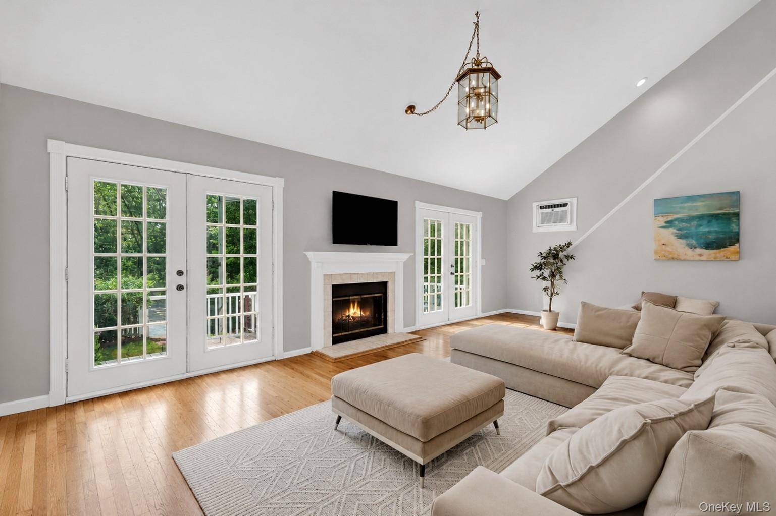 155 Little Fresh Pond RD, Southampton, NY 11968