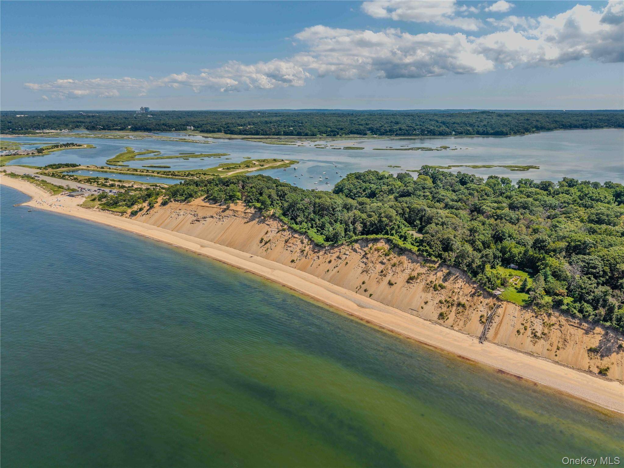 546 Long Beach RD, Nissequogue, NY 11780